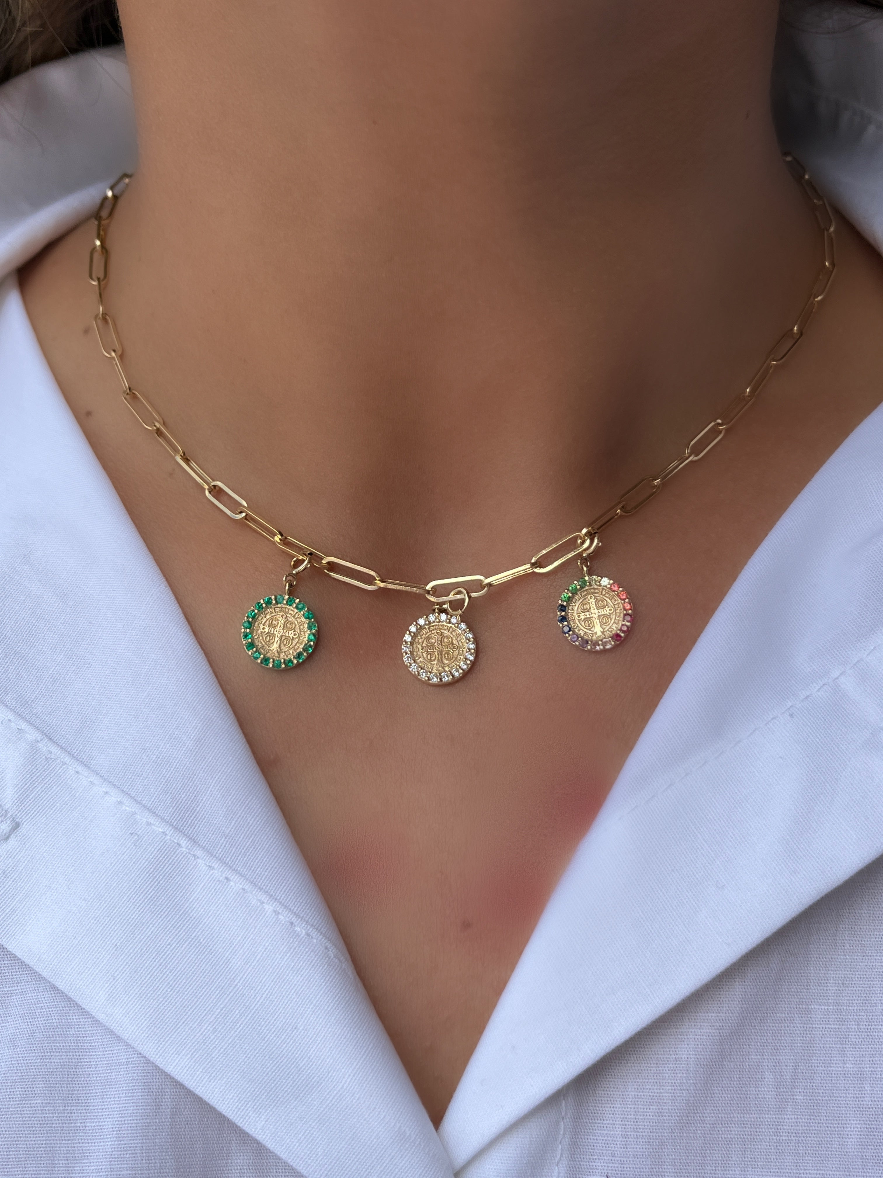 Dije Medalla de San Benito con piedras naturales