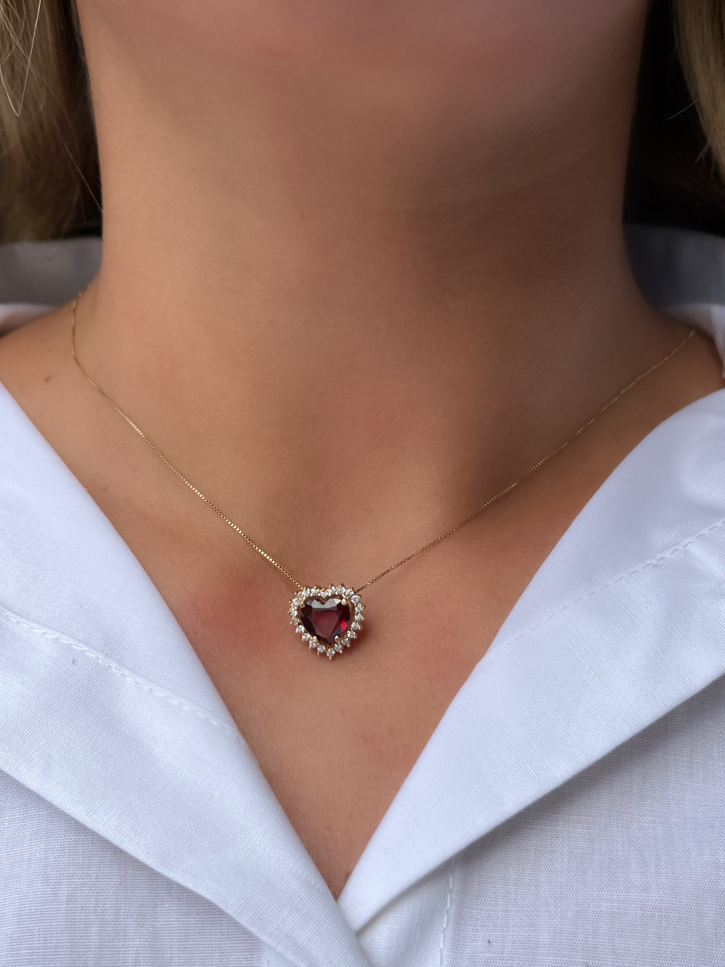 Dijes Camelia corazón 8 mm con cargador invisible