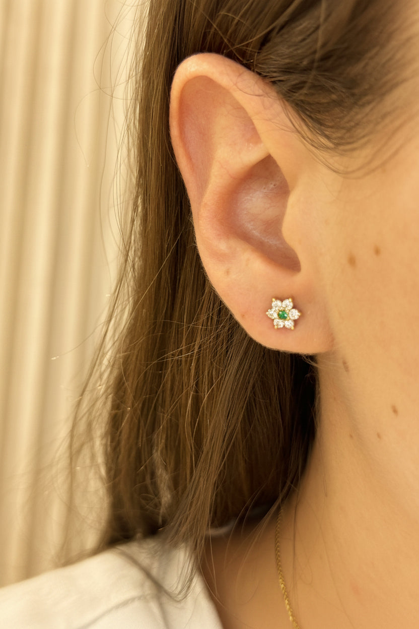 Aretes Margaret Esmeralda 2mm Oro Amarillo