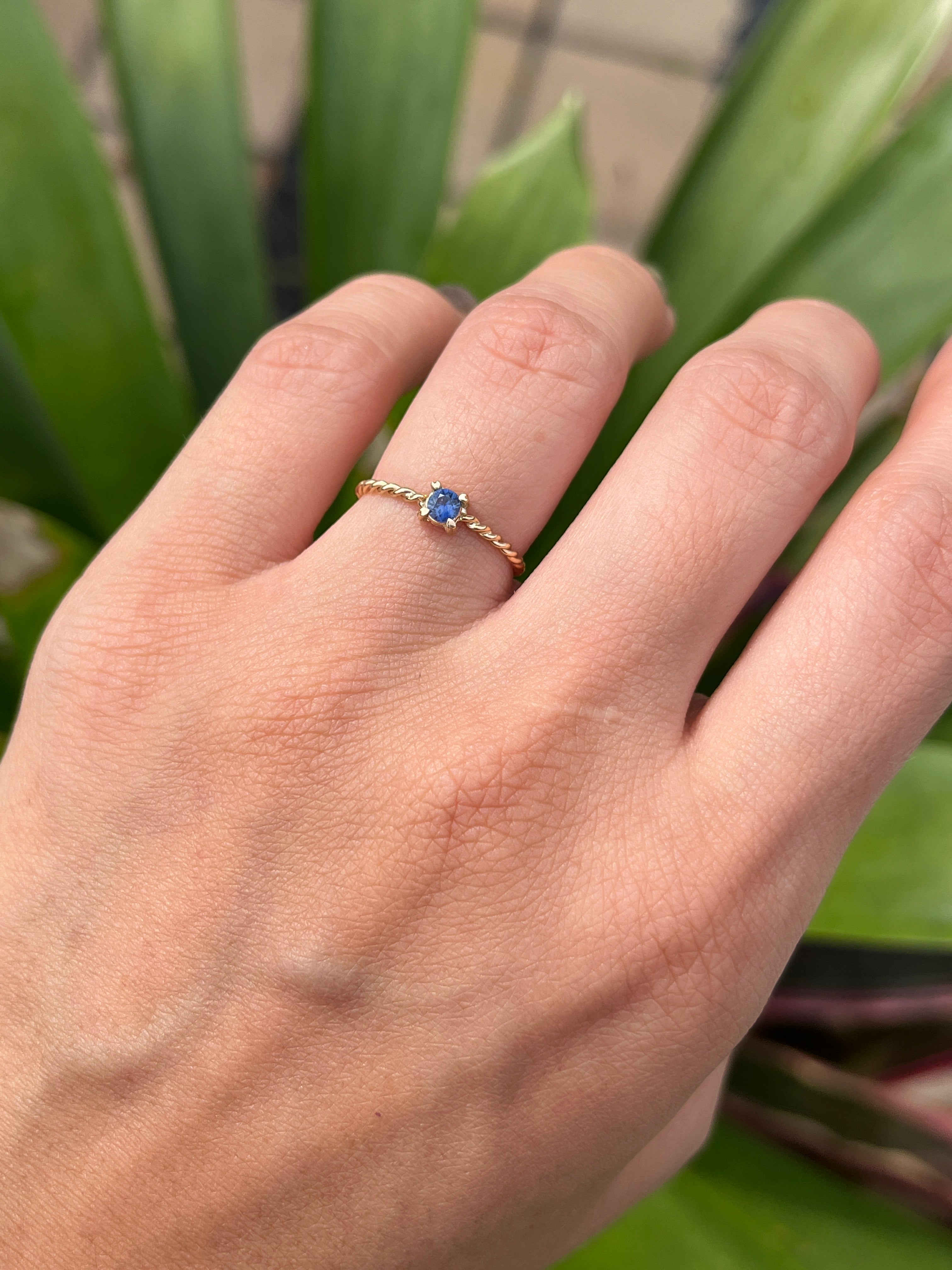 Anillo espiral love mini zafiros de colores