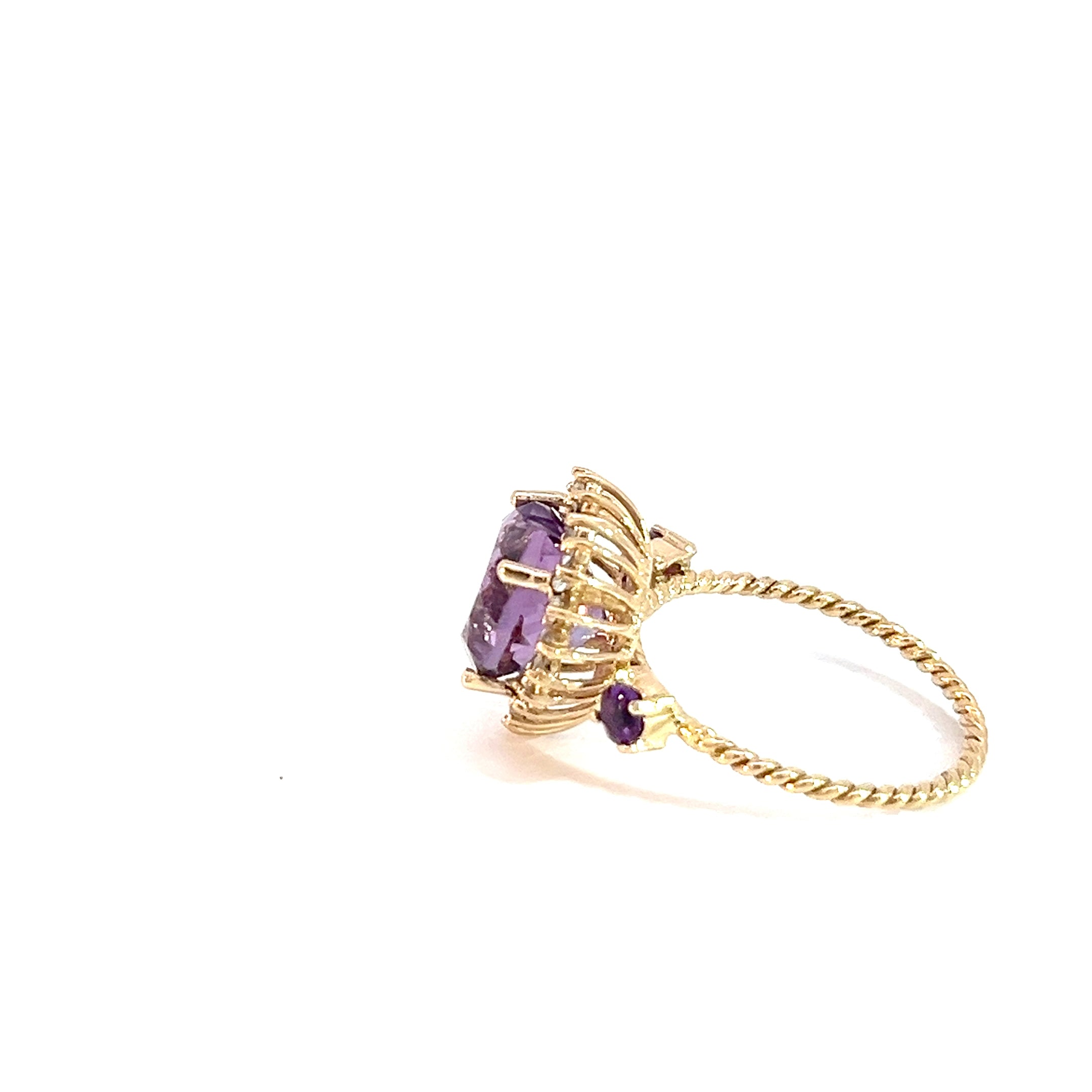 Anillo cluster amatista corazón  y diamantes