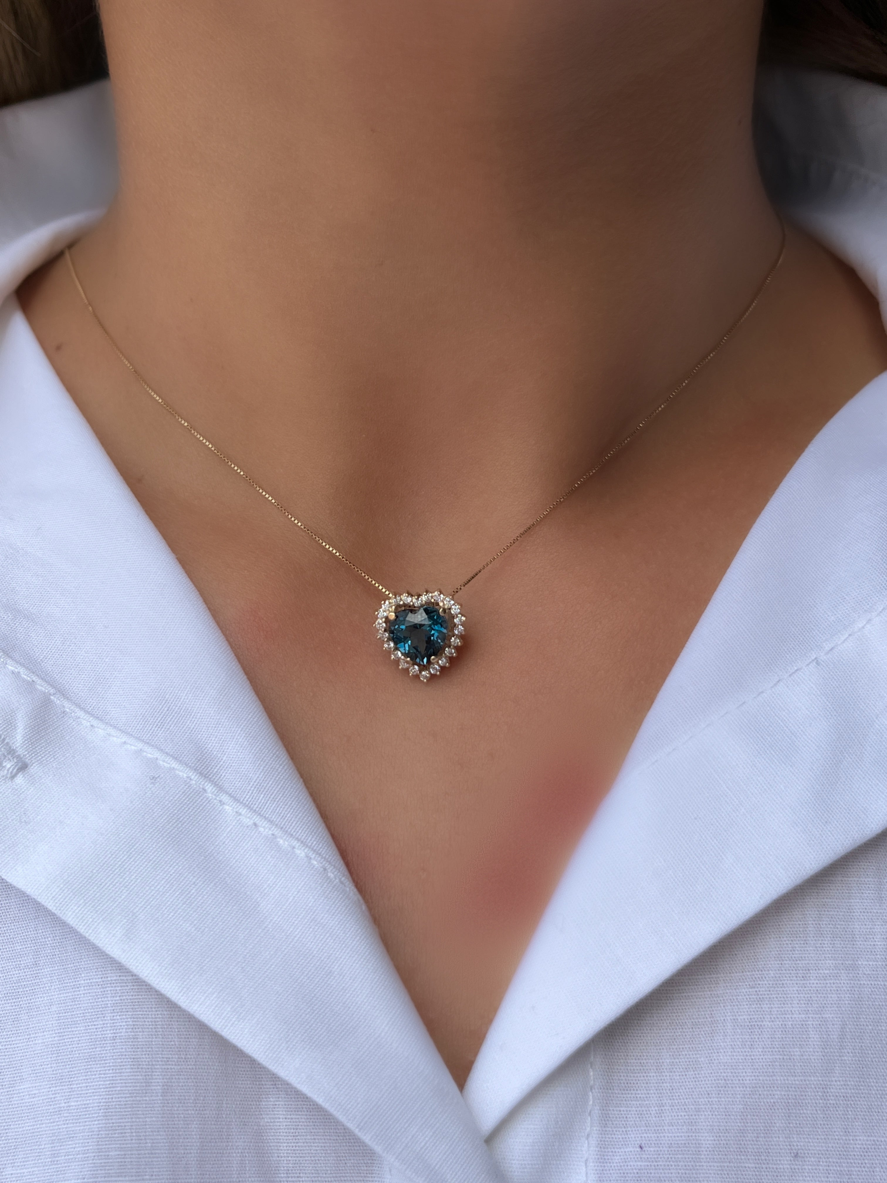 Dijes Camelia corazón 8 mm con cargador invisible