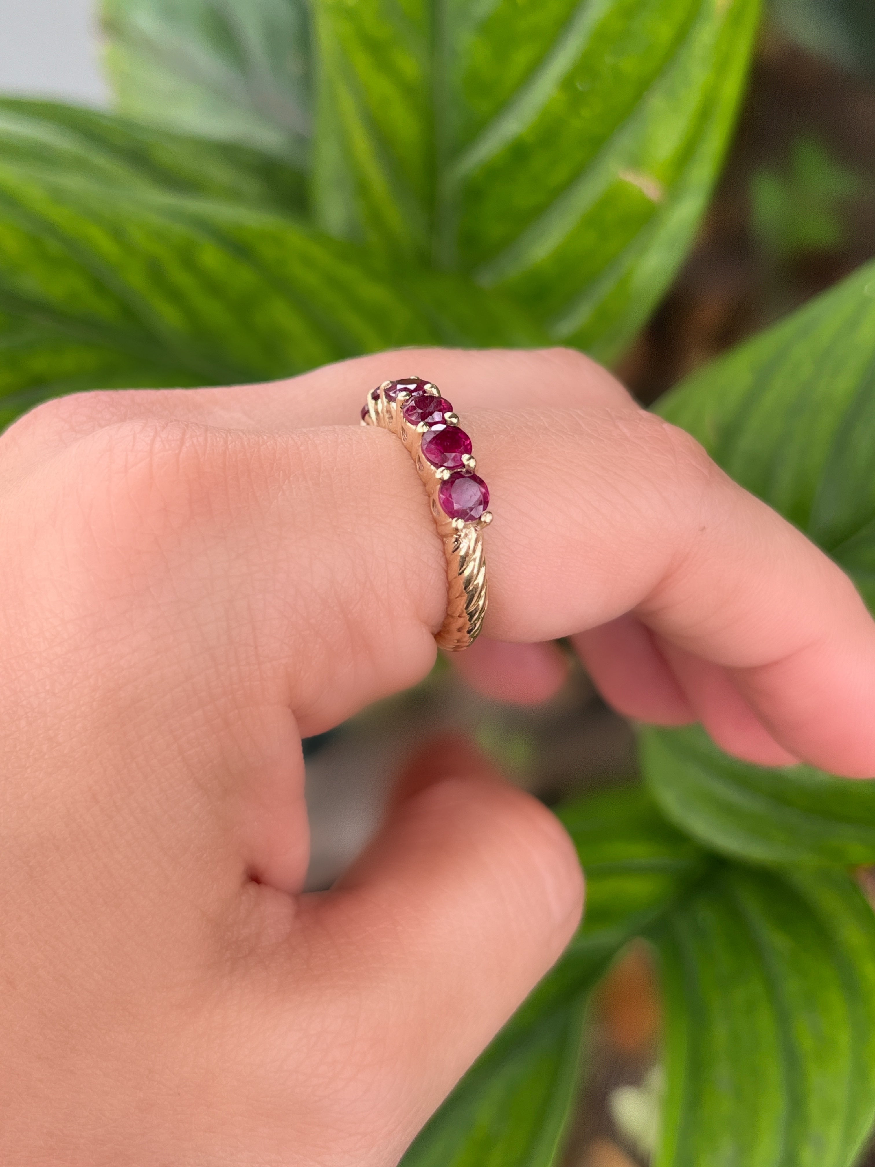 Anillo churumbela rubíes 4 mm