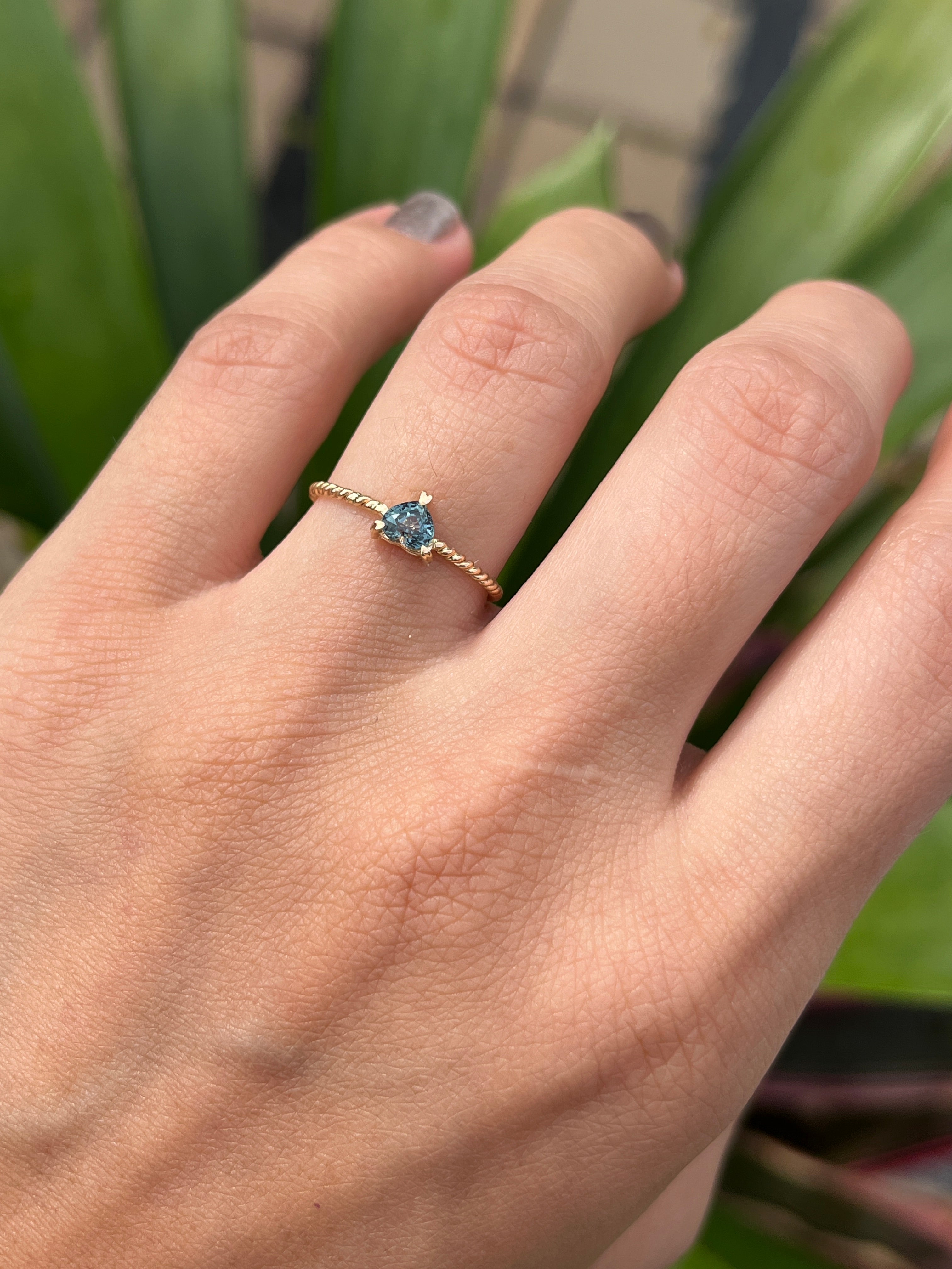 Anillo espiral love mini zafiros de colores