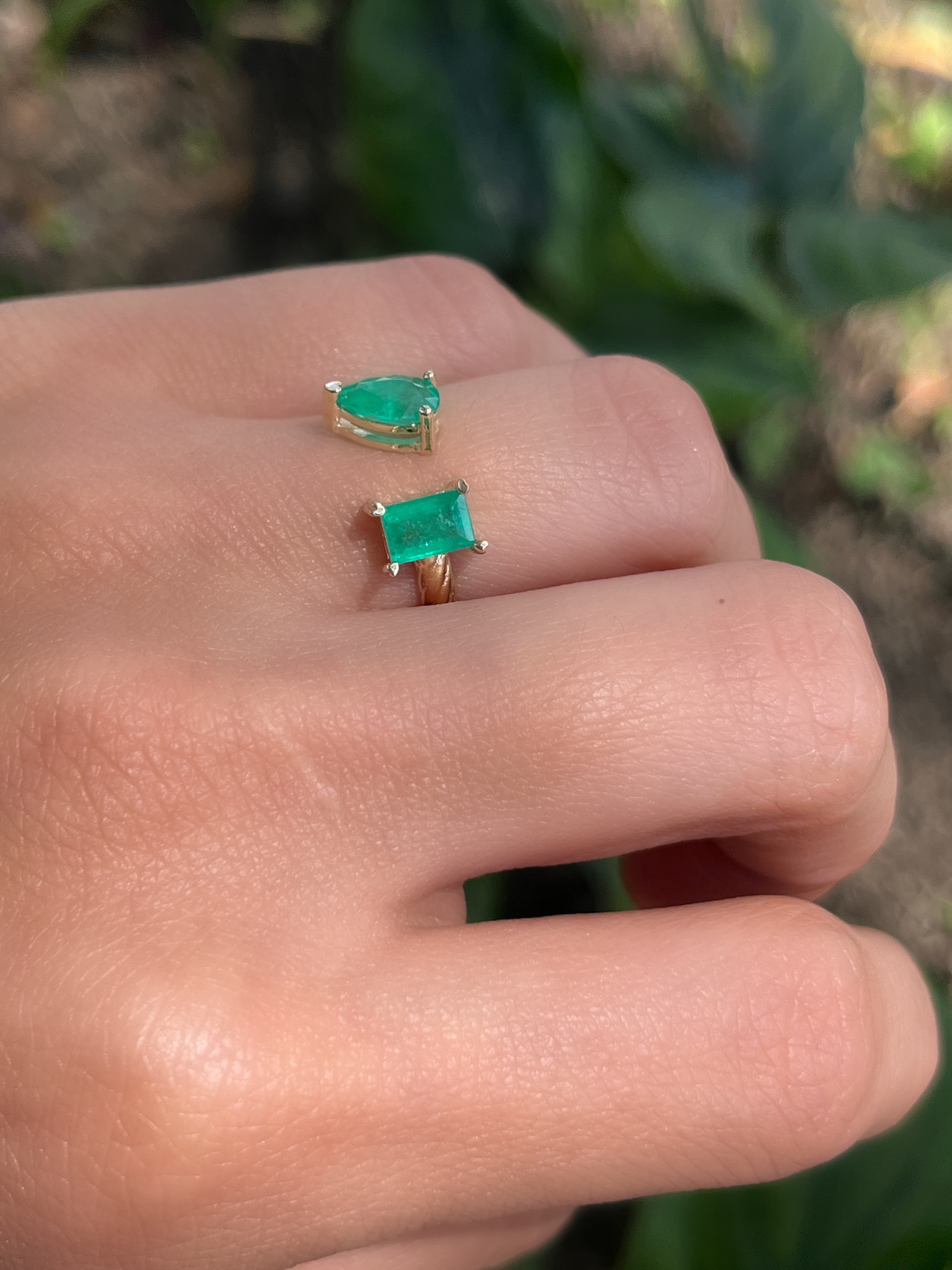 Anillo Toi et moi esmeraldas baguette y gota Oro amarillo