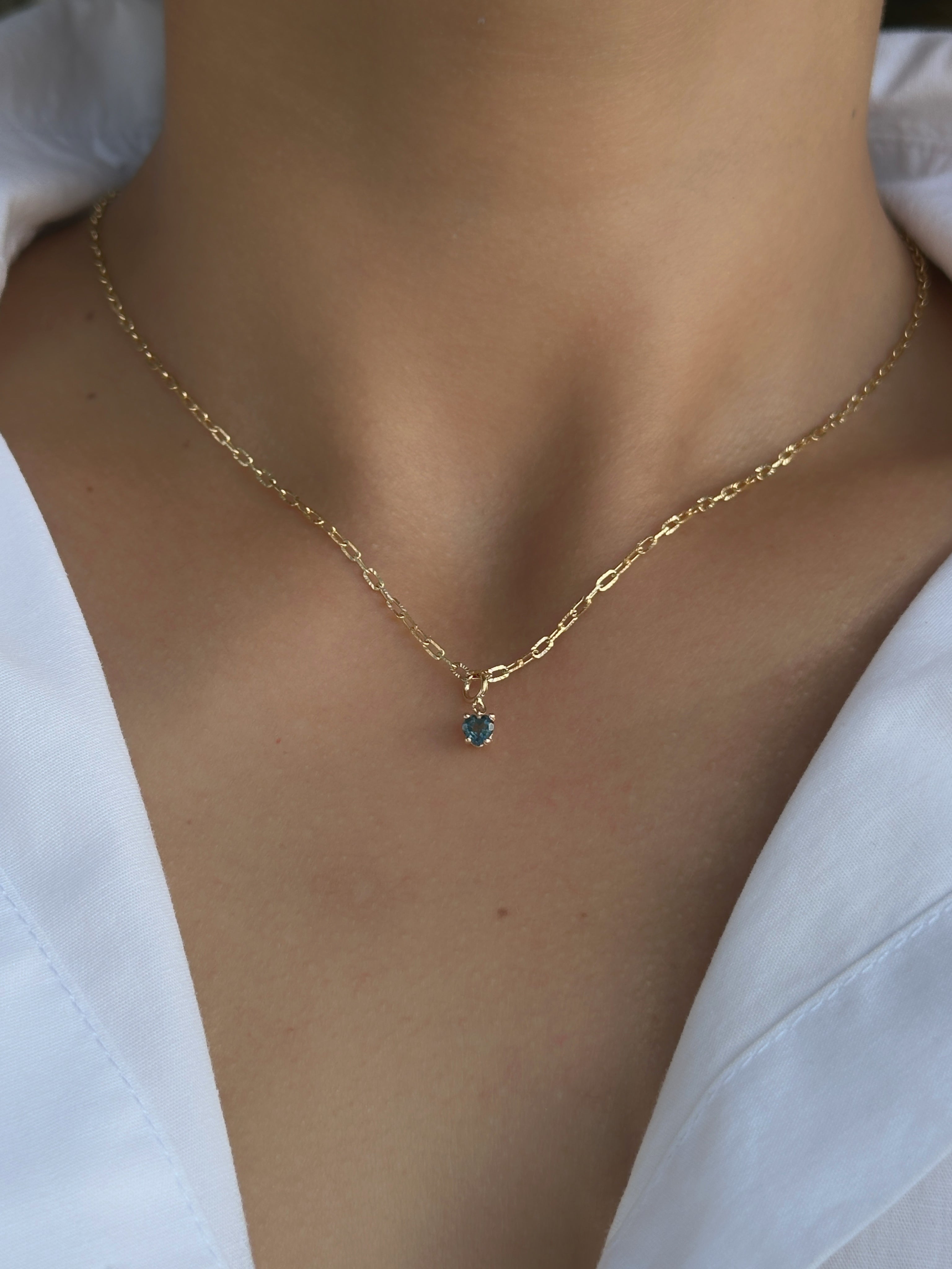 Dije en broche corazón 4 mm