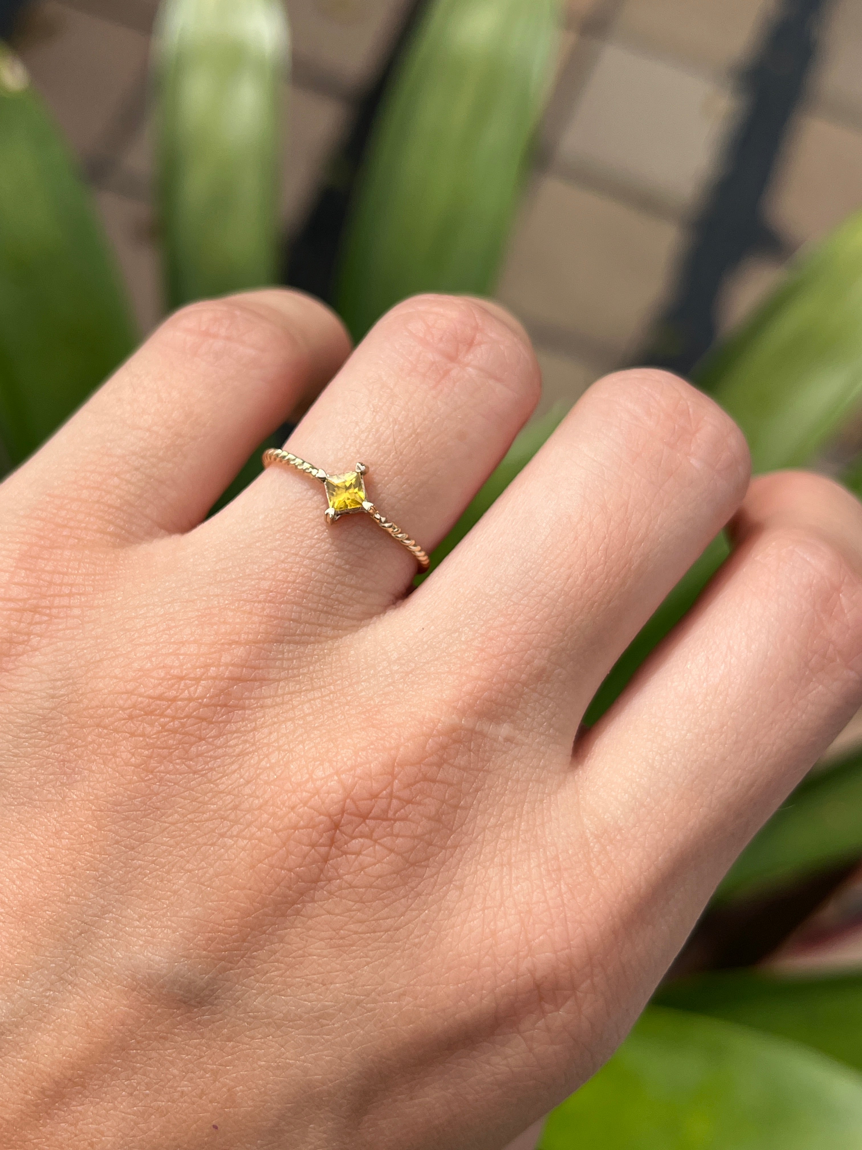 Anillo espiral love mini zafiros de colores
