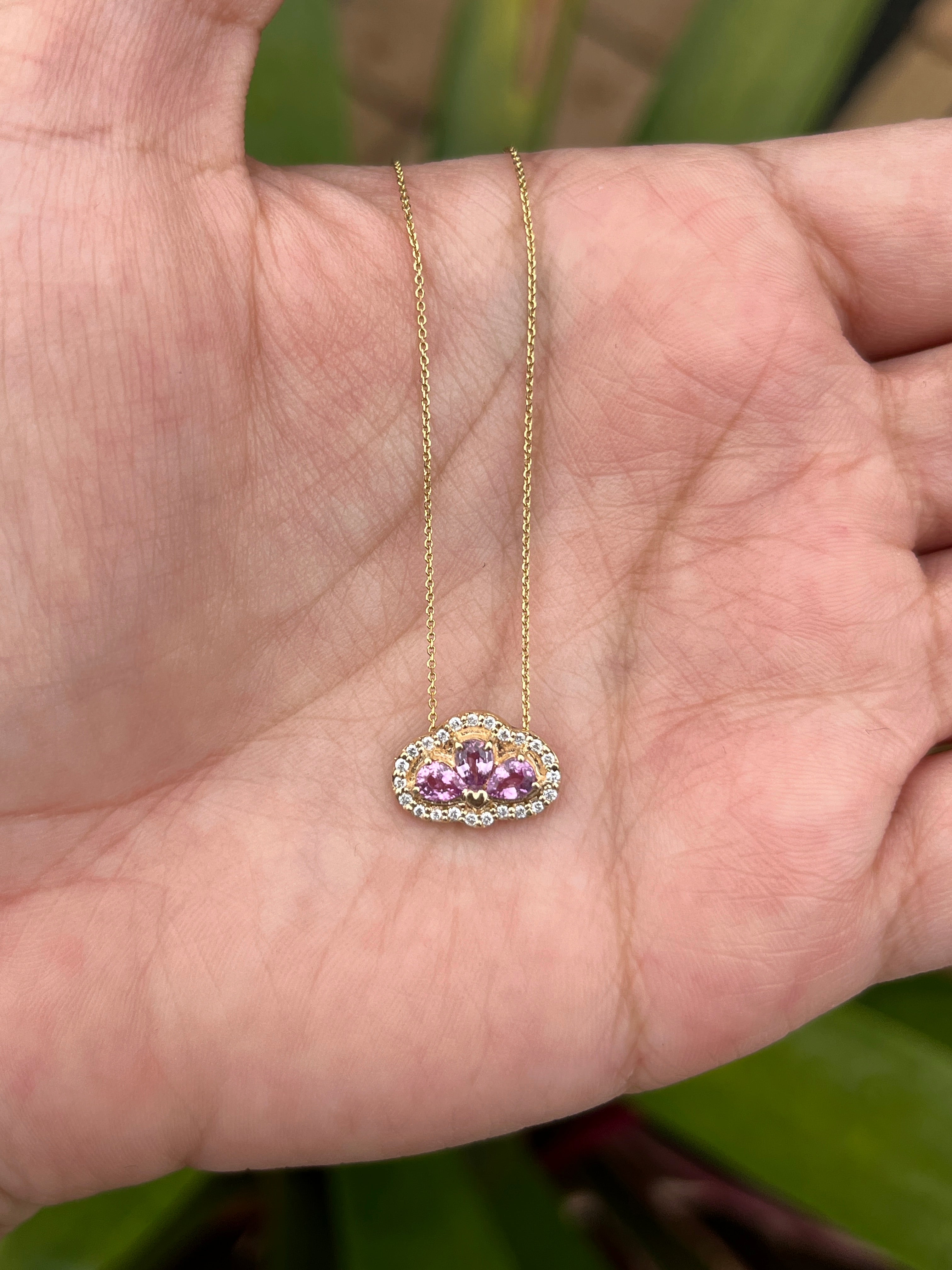 Collar loto con diamantes