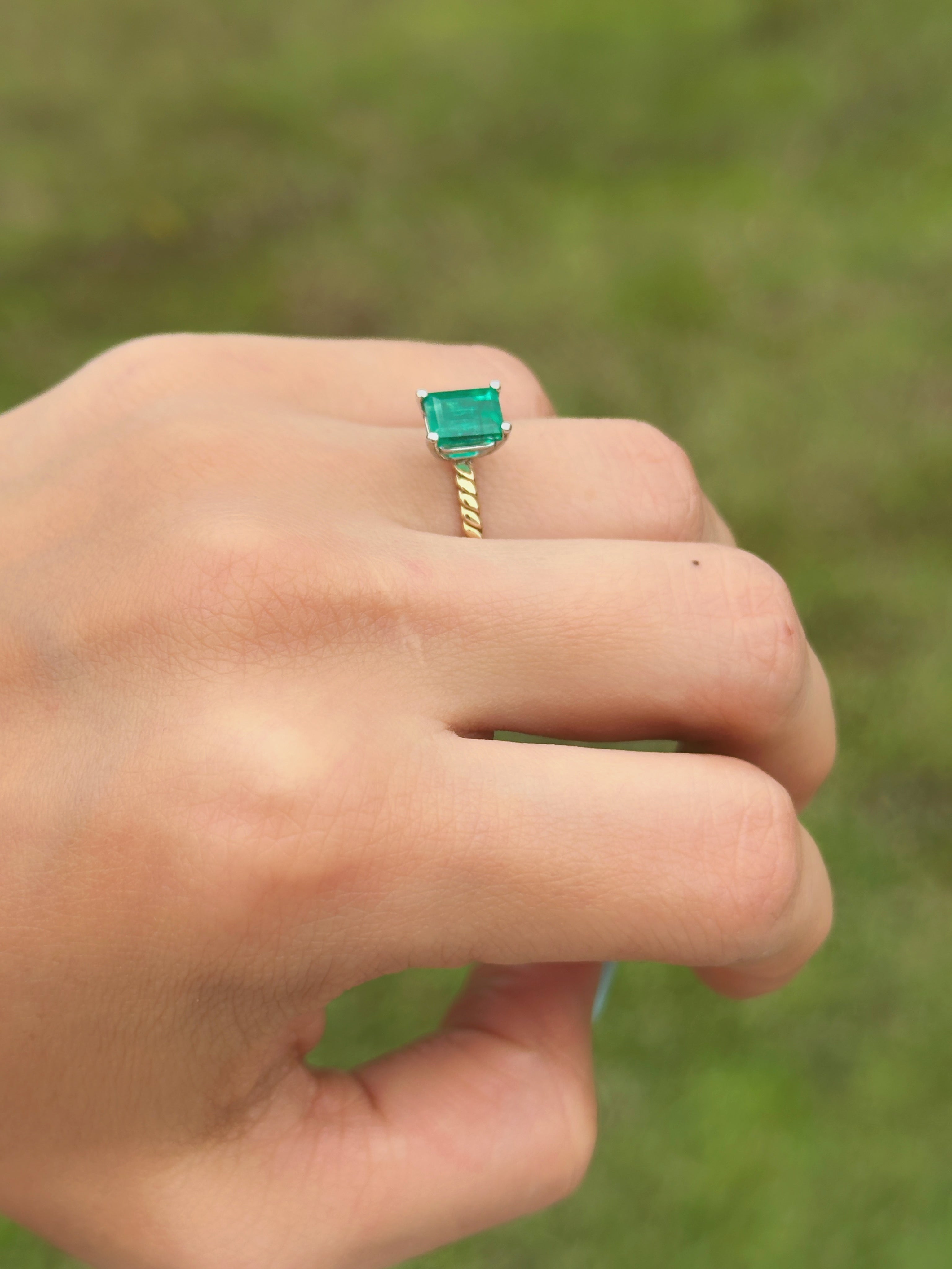 Anillo esmeralda 1,25cts - Oro amarillo y blanco