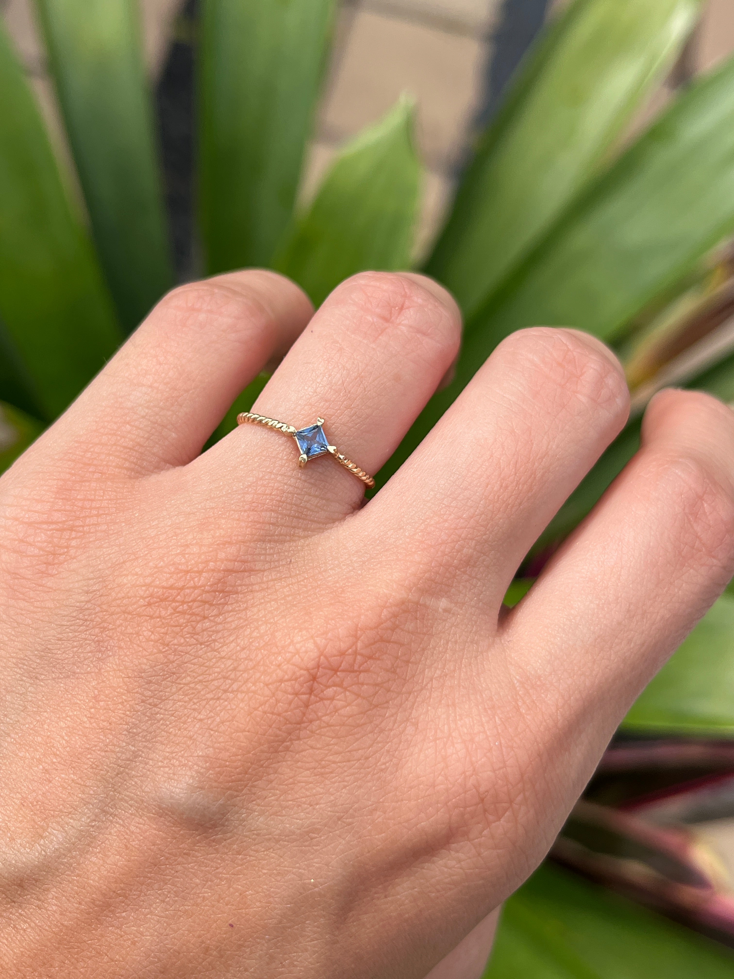 Anillo espiral love mini zafiros de colores