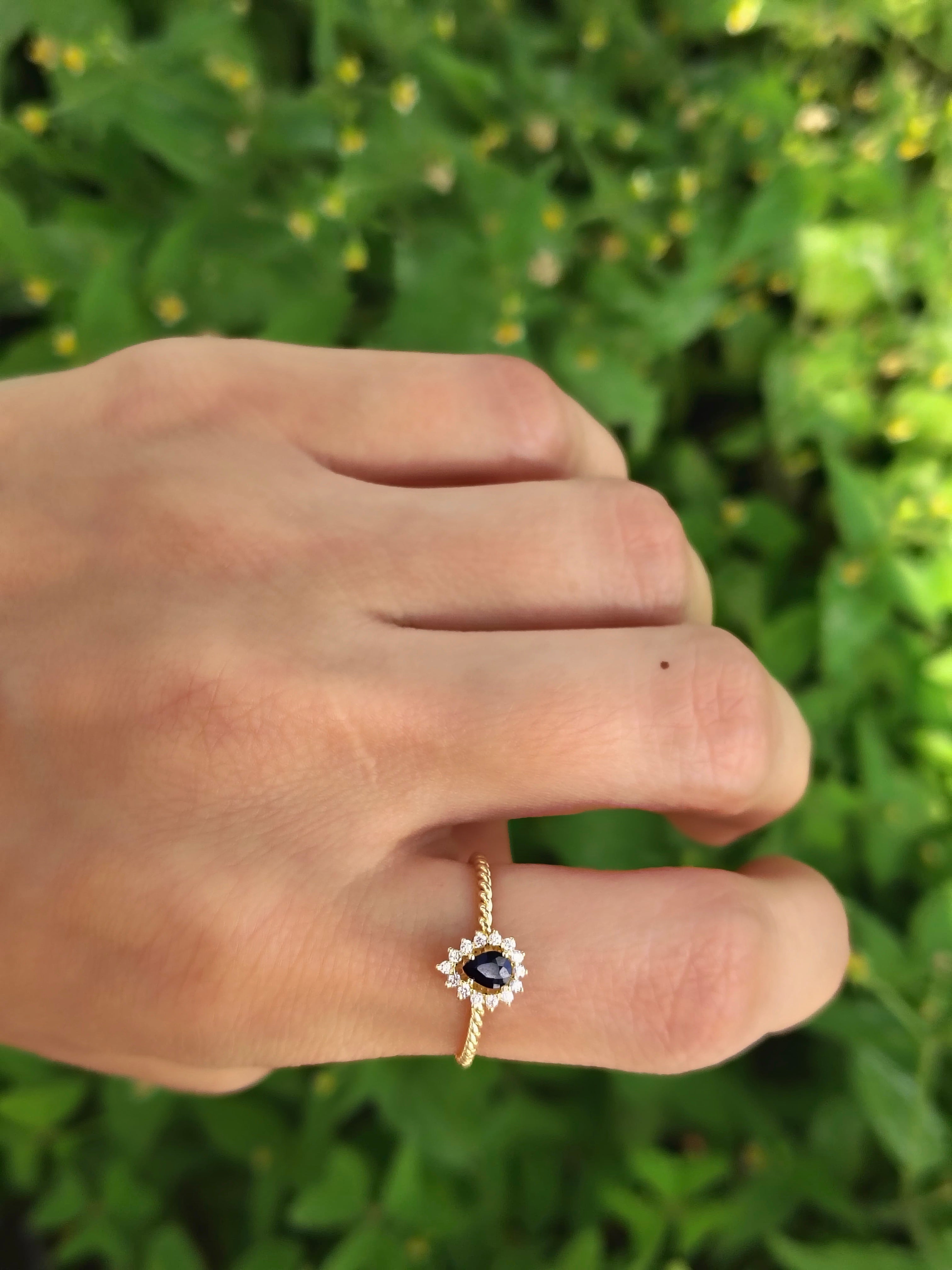 Anillo espiral mini cluster diamantes