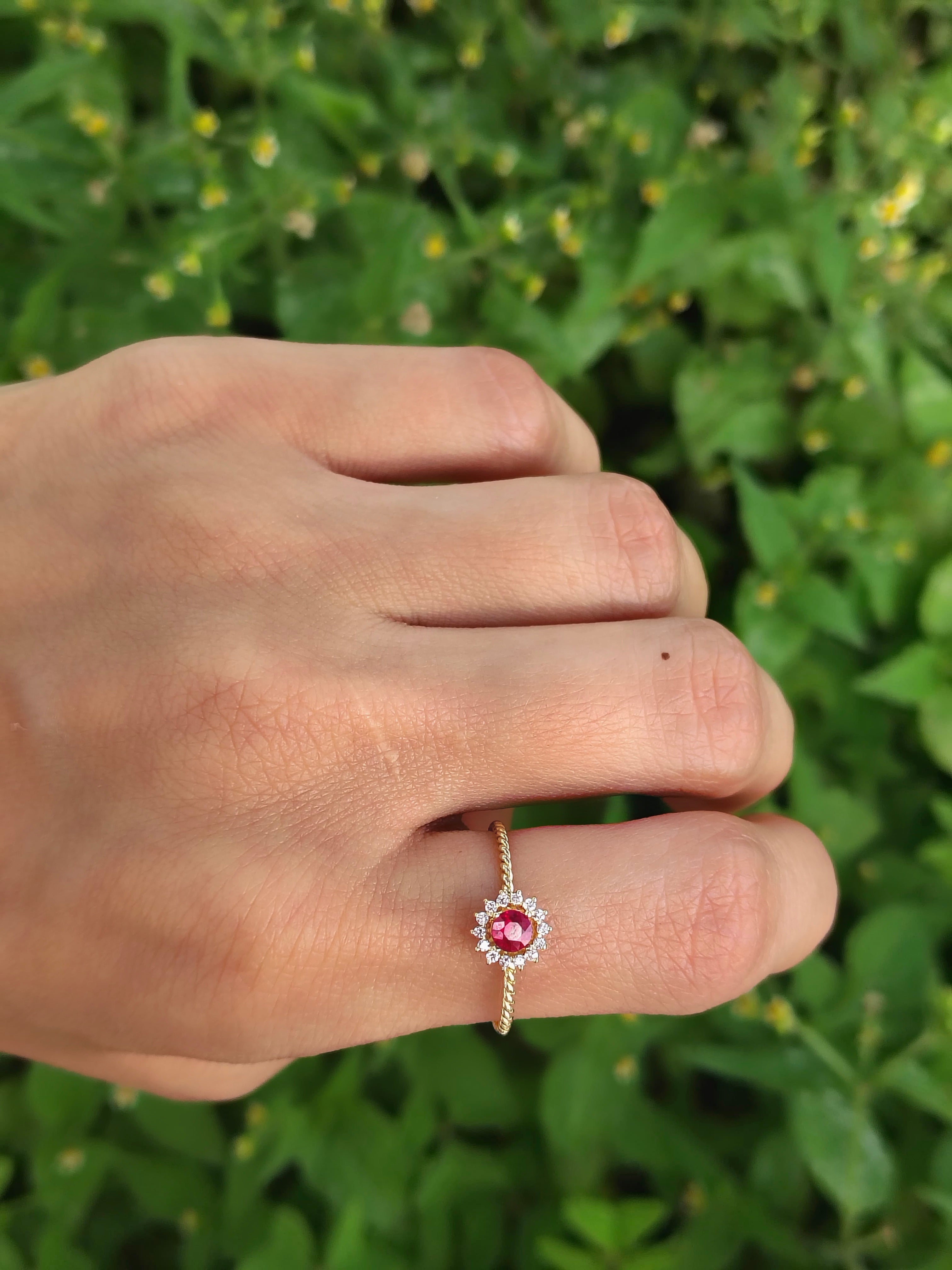 Anillo espiral mini cluster diamantes