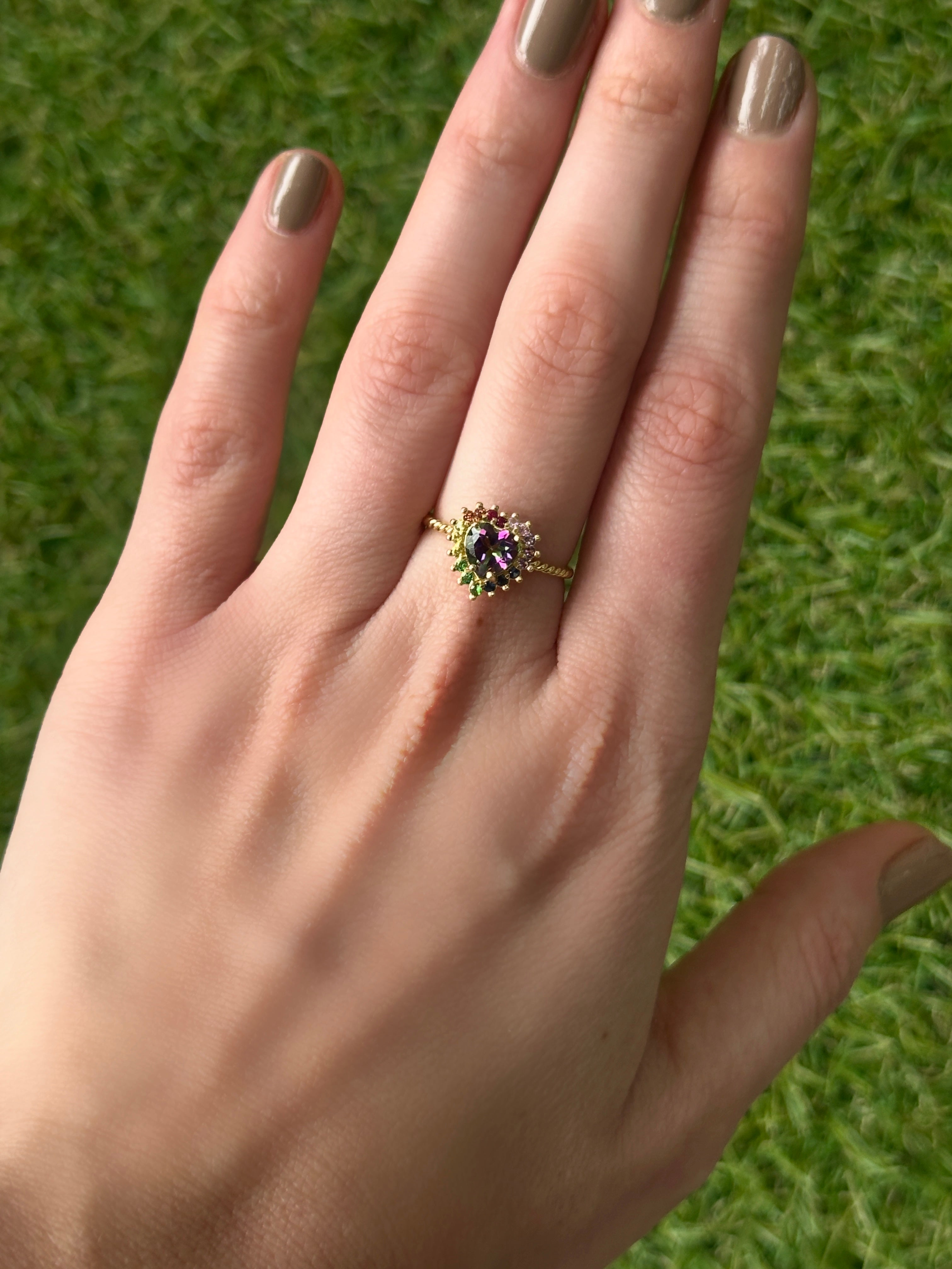 Anillo Camelia Topacio Místico espiral mini cluster arcoíris 9mm
