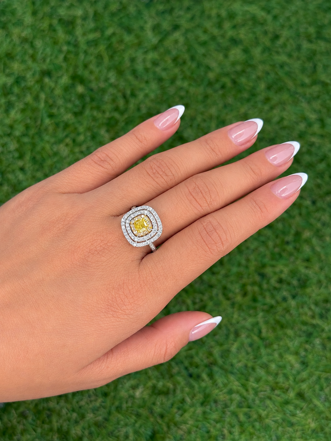 Anillo Monaco cuadrado diamante amarillo