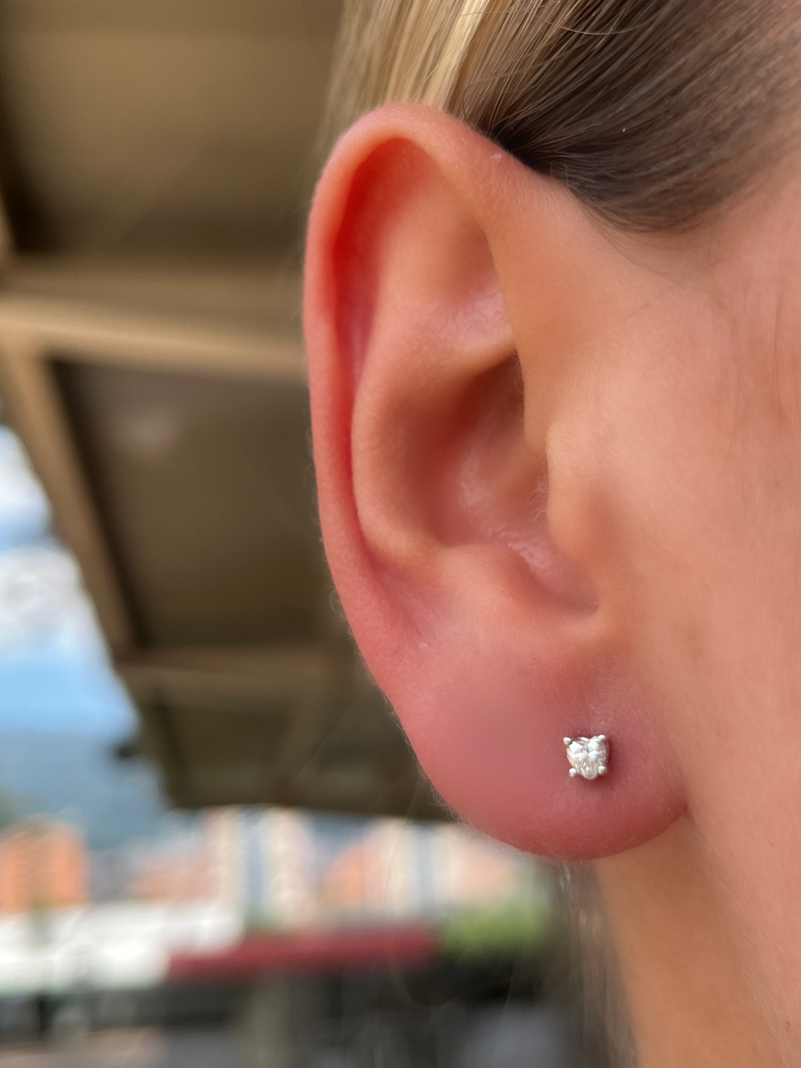 Arete Corazón Moissanita 3 mm Oro blanco