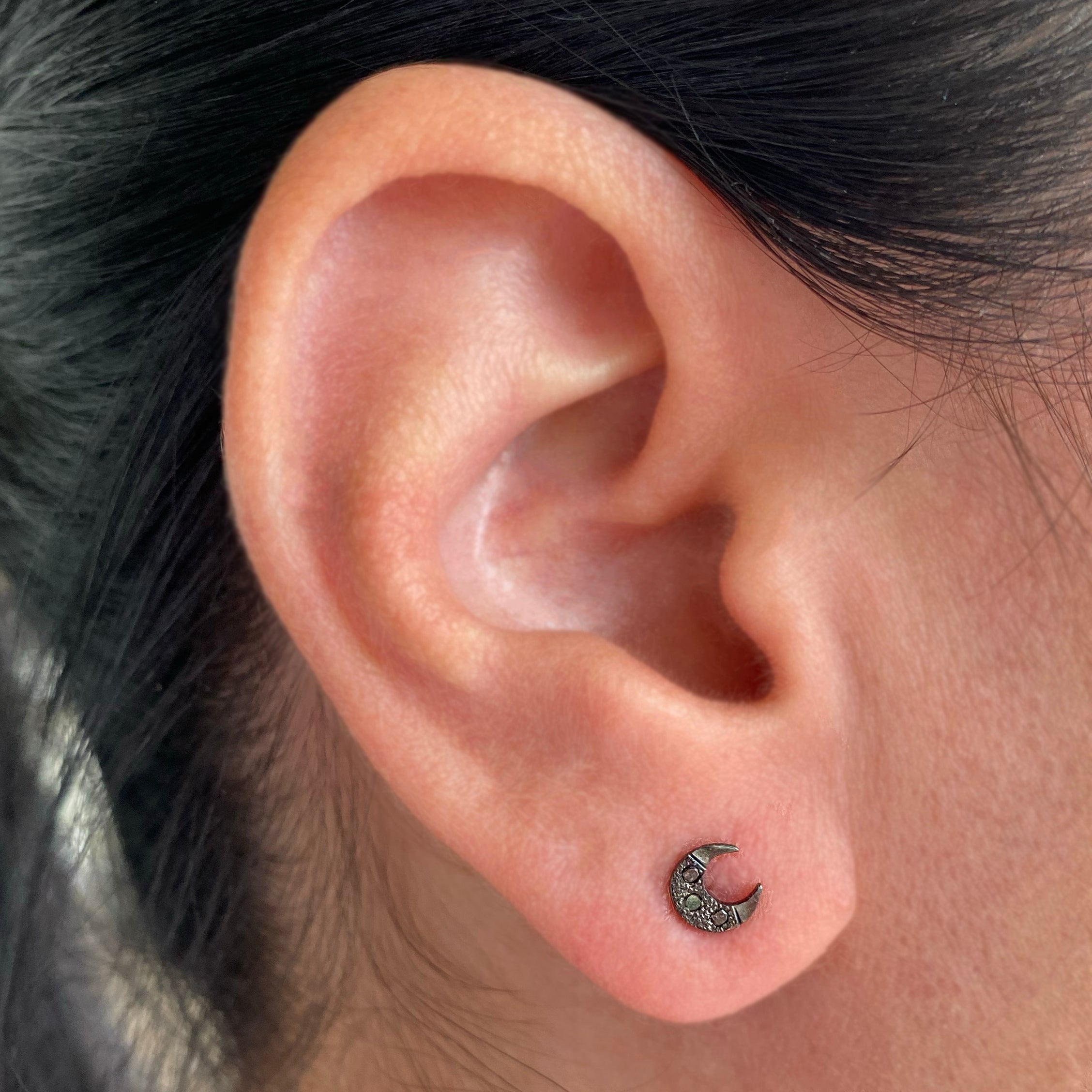 Arete luna mini baño en Rodio