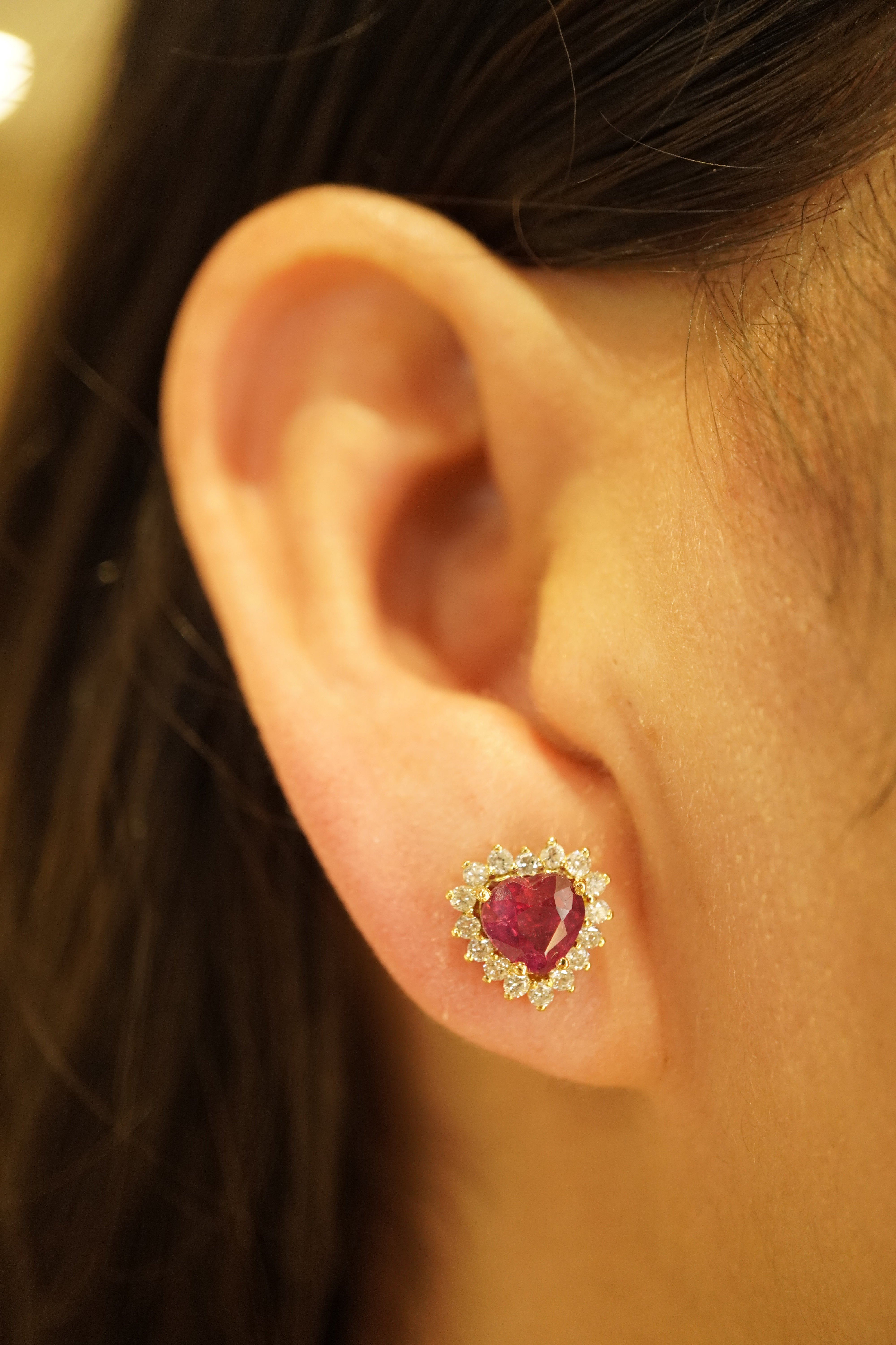 Aretes Camelia Rubi y Diamantes 10mm