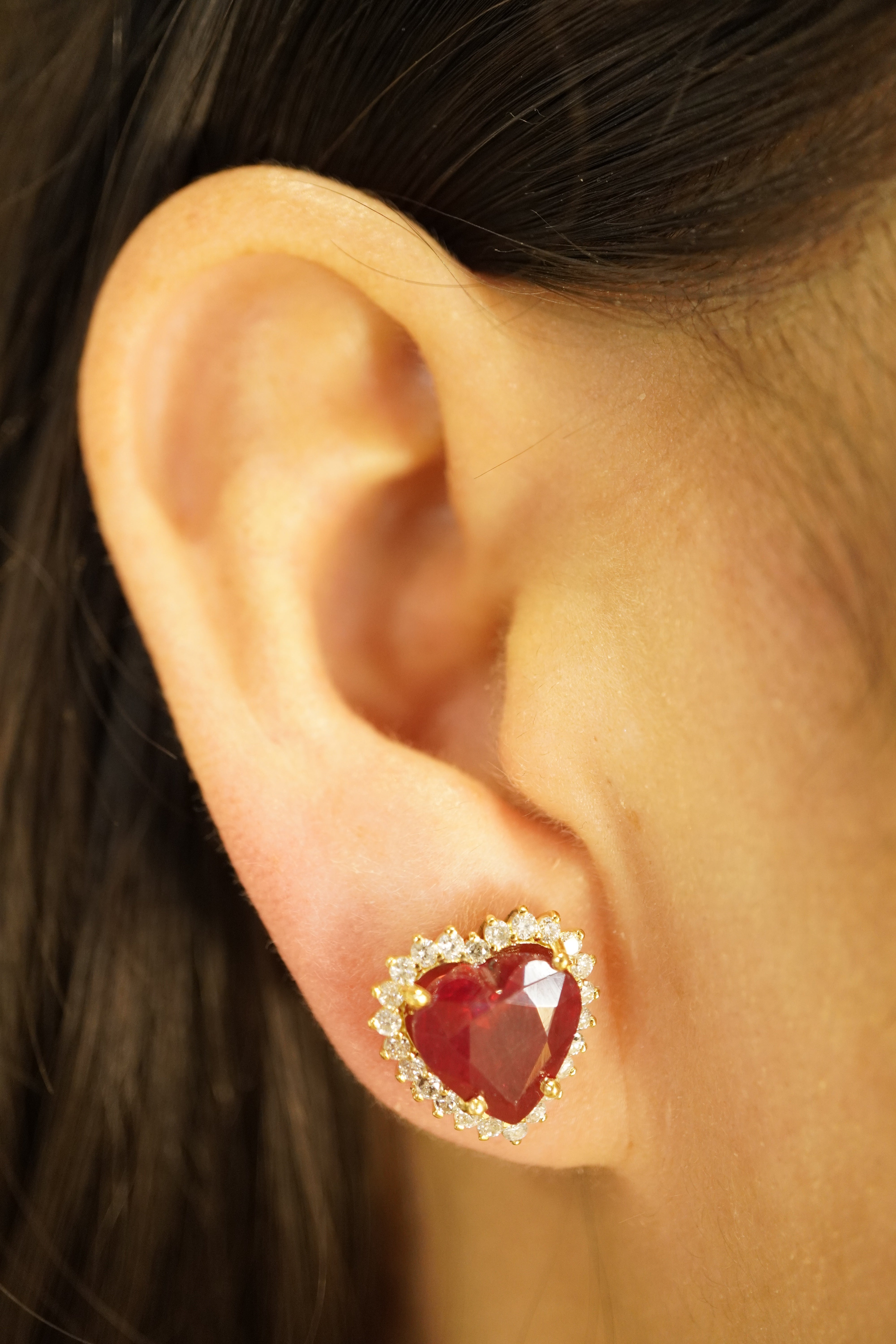 Aretes Camelia Rubi y Diamantes 13mm