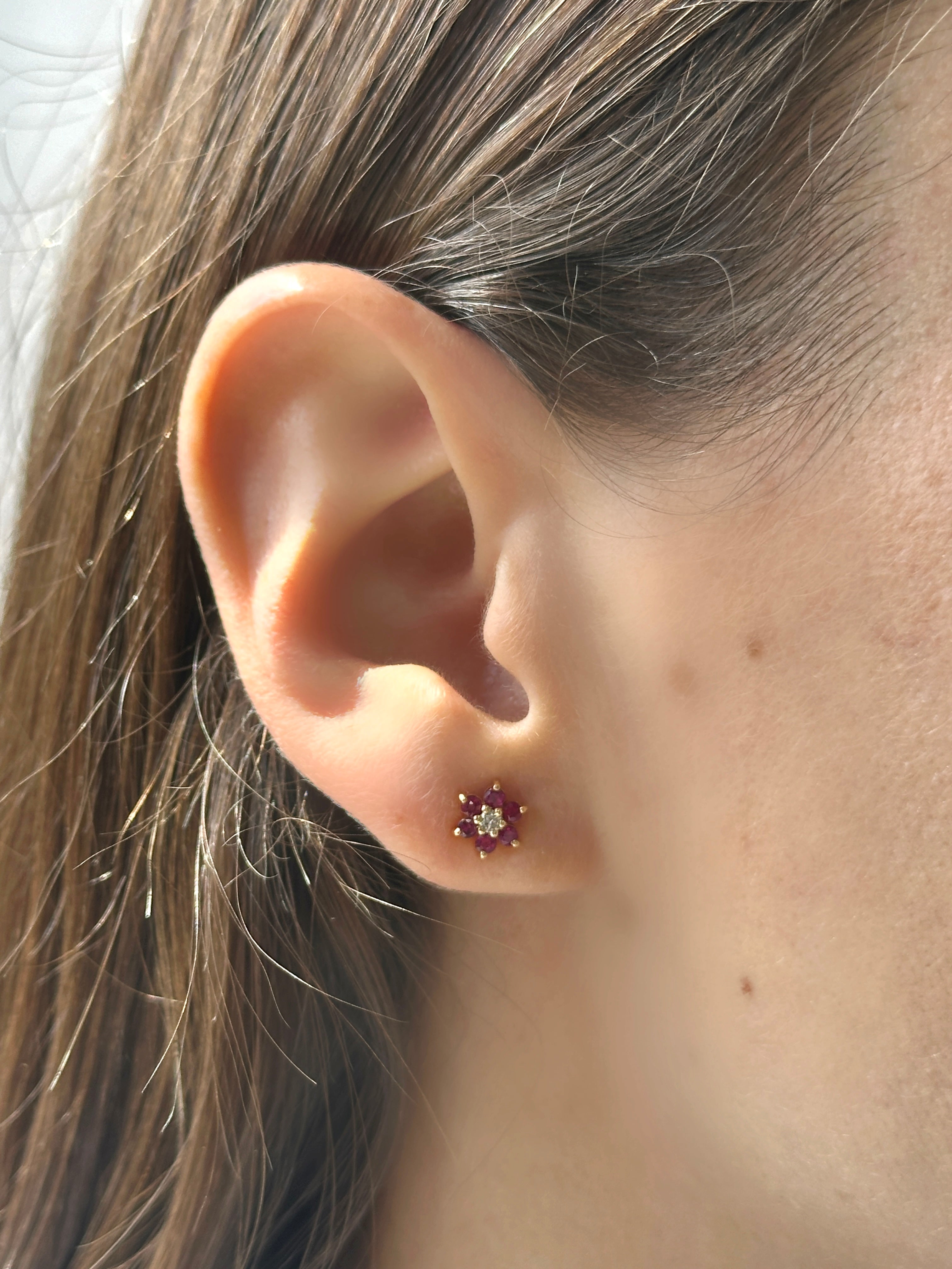Aretes Margaret Diamante 2mm Oro Amarillo