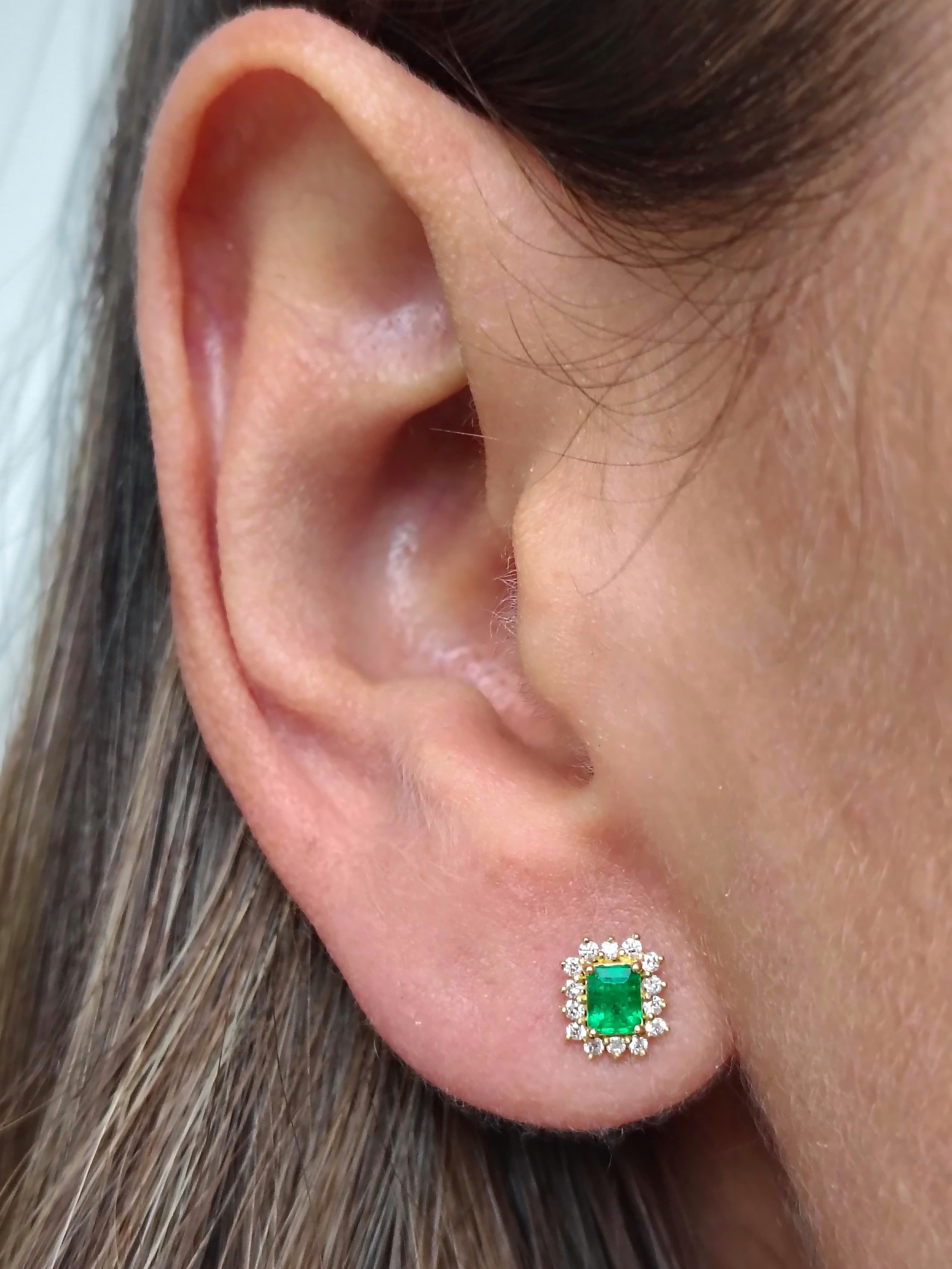 Aretes mini Esmeralda 0,29 cts cluster diamantes