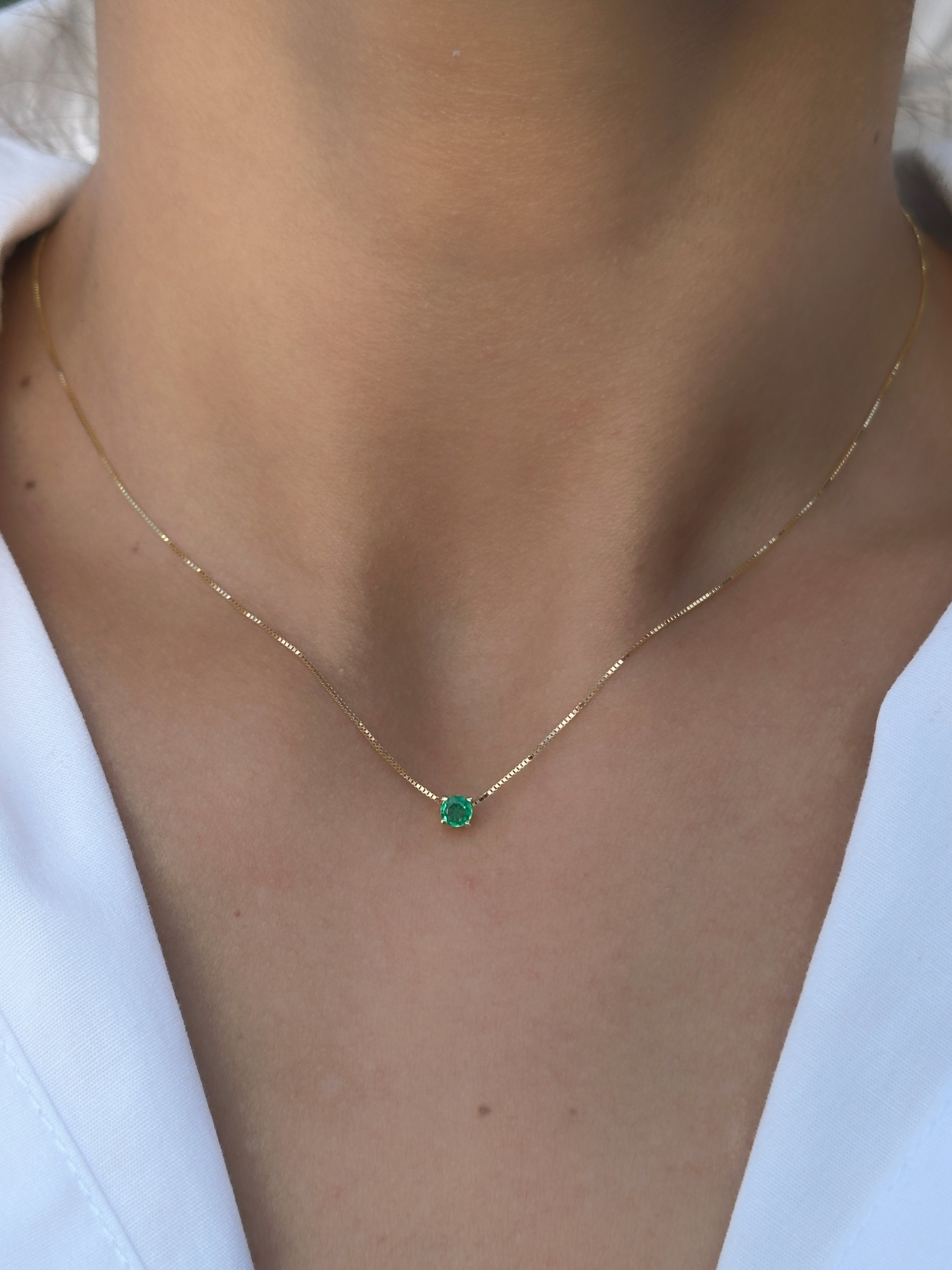 Collares esmeralda con cadena veneciana