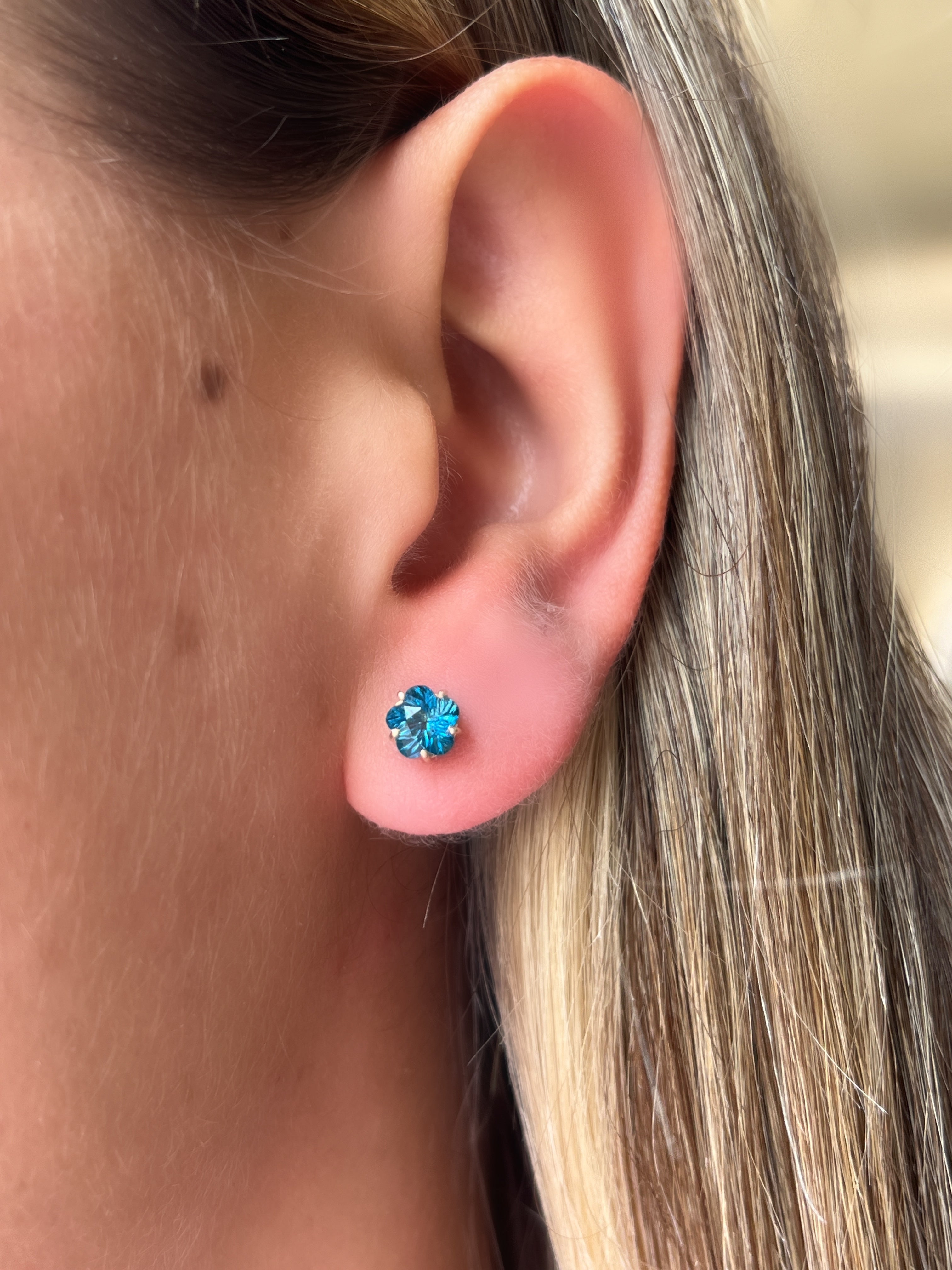 Aretes Flor Topacio London Blue