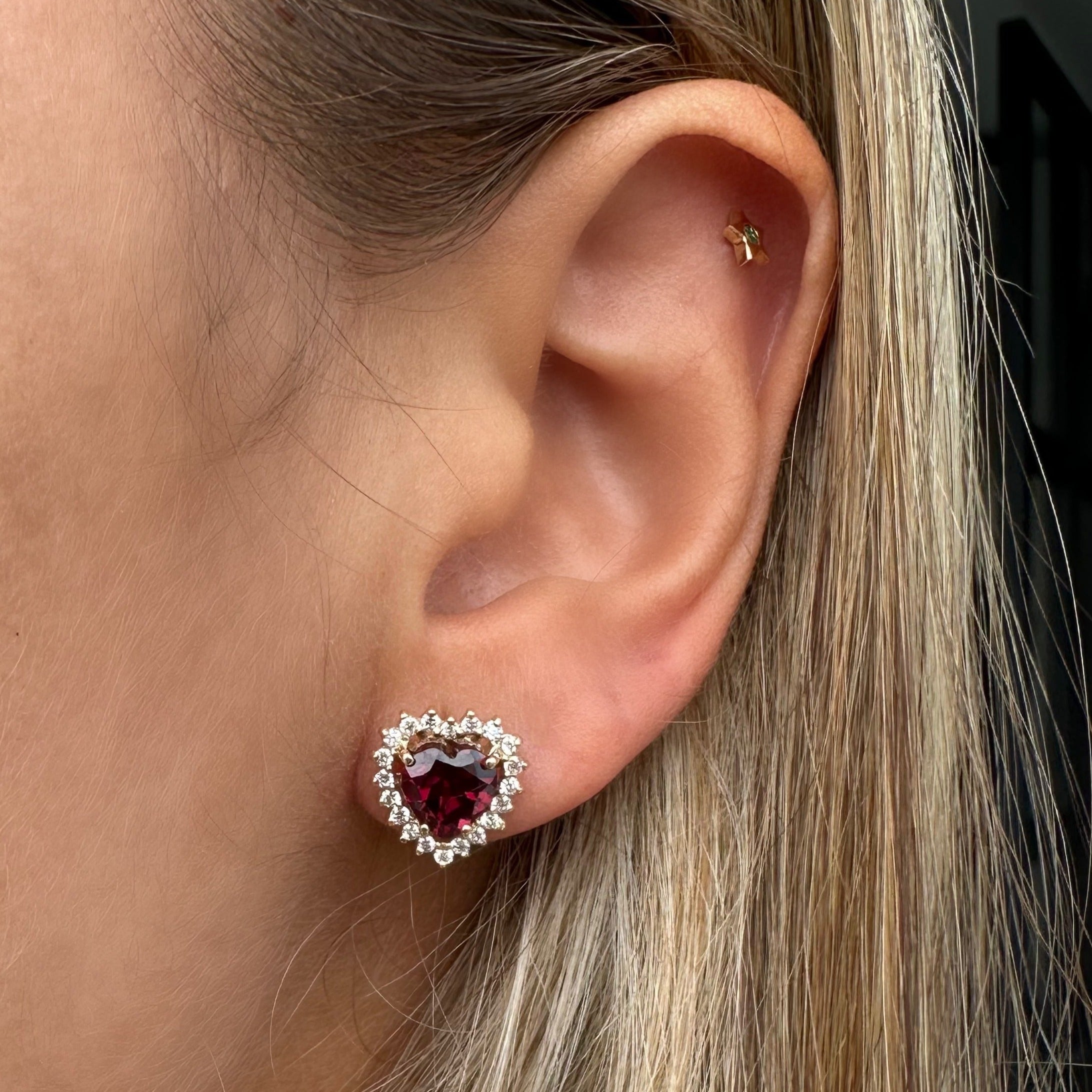 Aretes Camelia corazón 7 mm