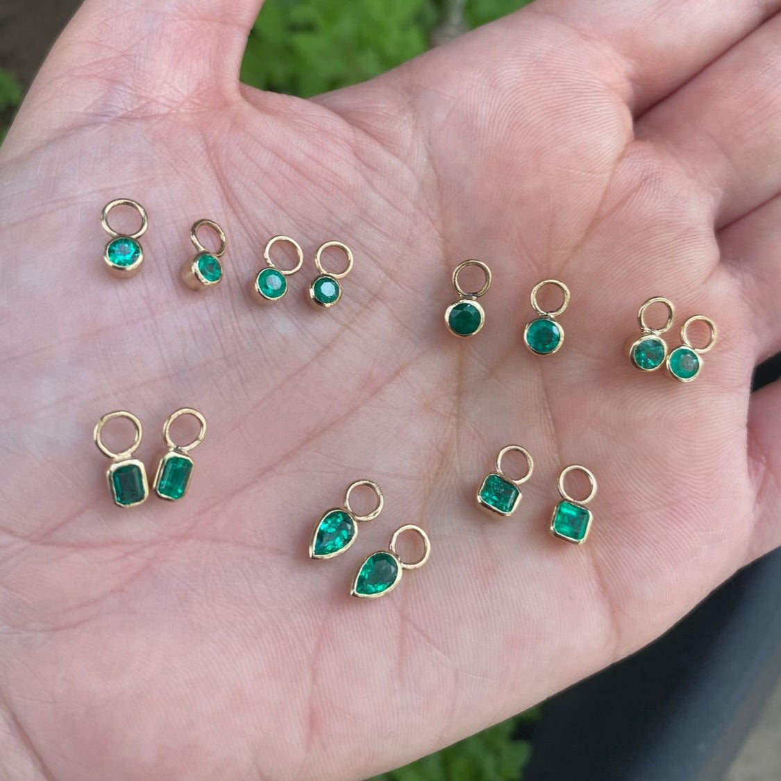 Dije Para Minihoop En Esmeralda con Bisel