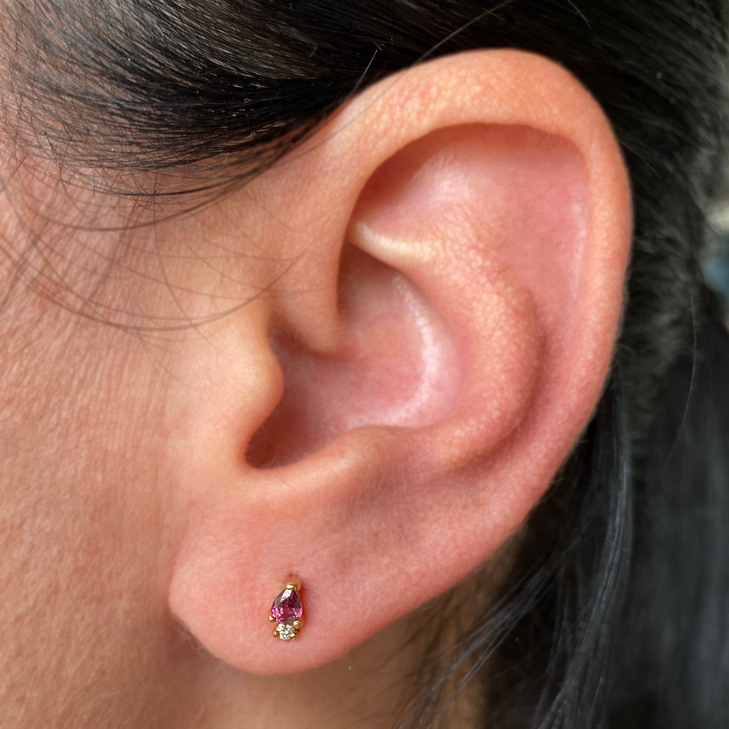 Arete gota con diamante