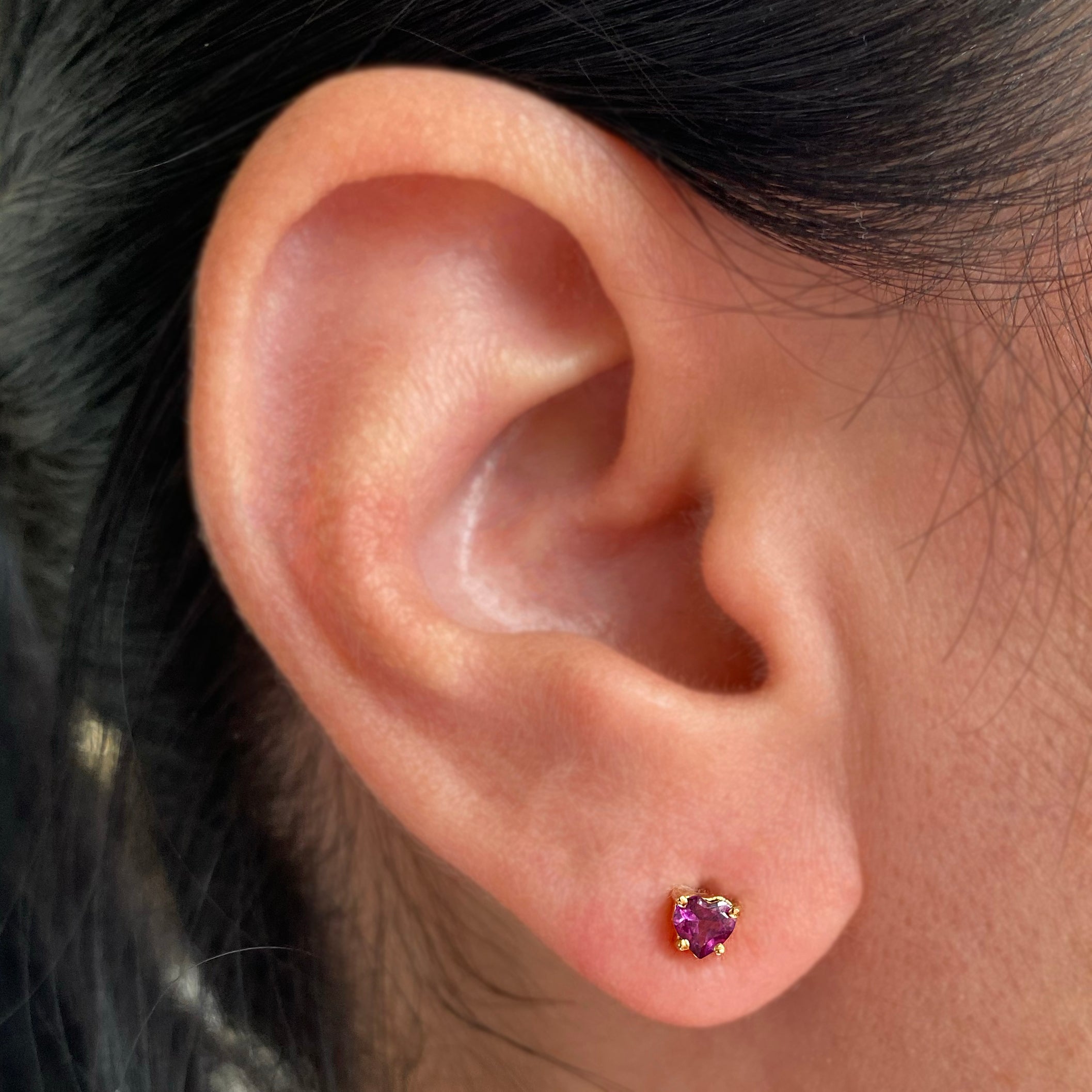 Arete corazón 4mm Oro 18k