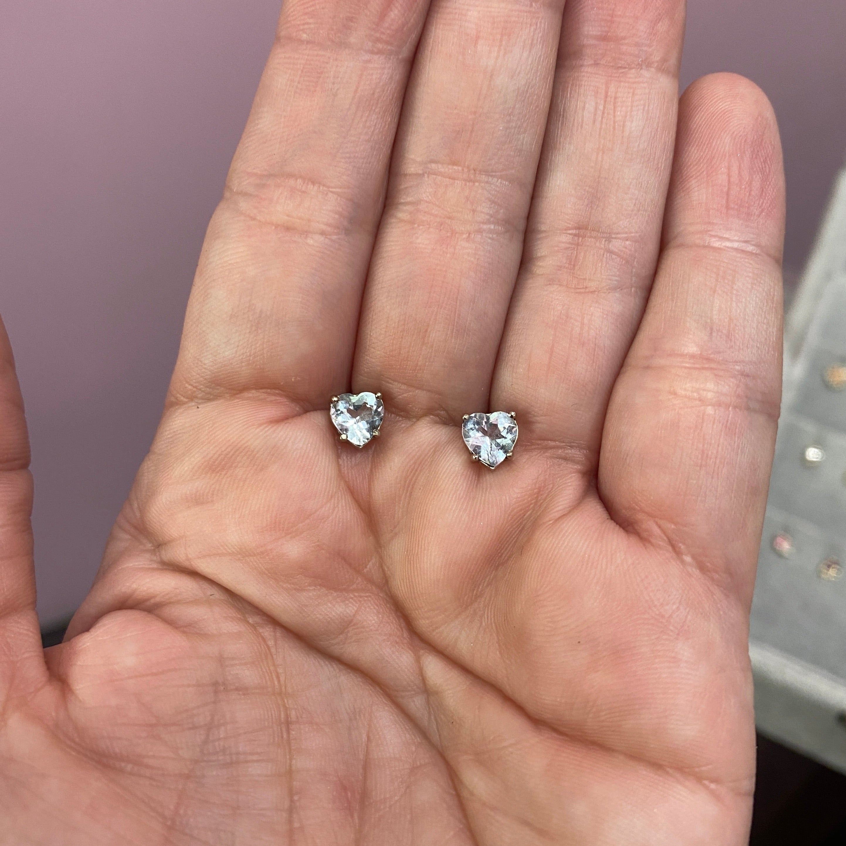 Aretes corazón 6 mm en oro 18K