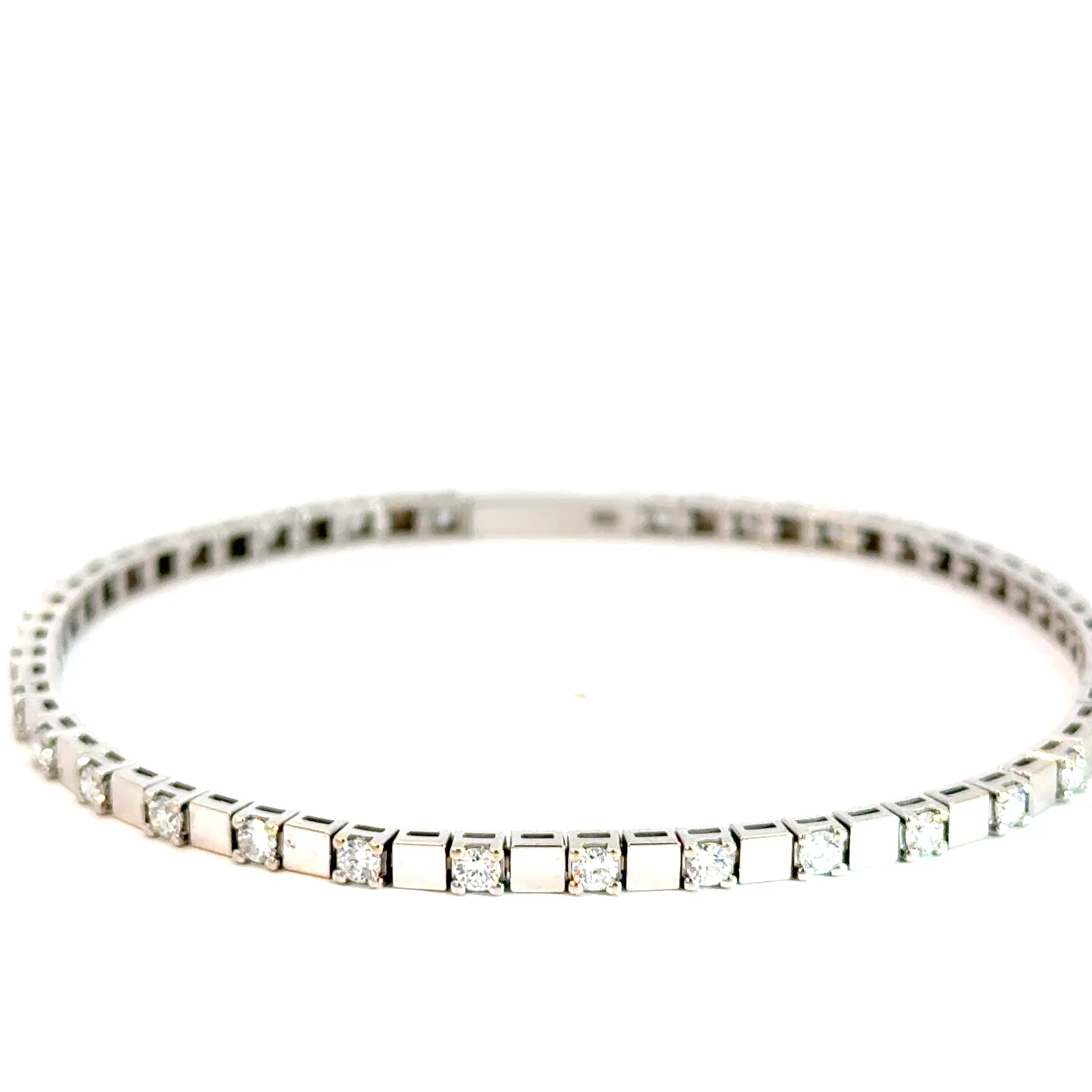 Pulsera diamantes redondos con oro blanco 7.41 Cts