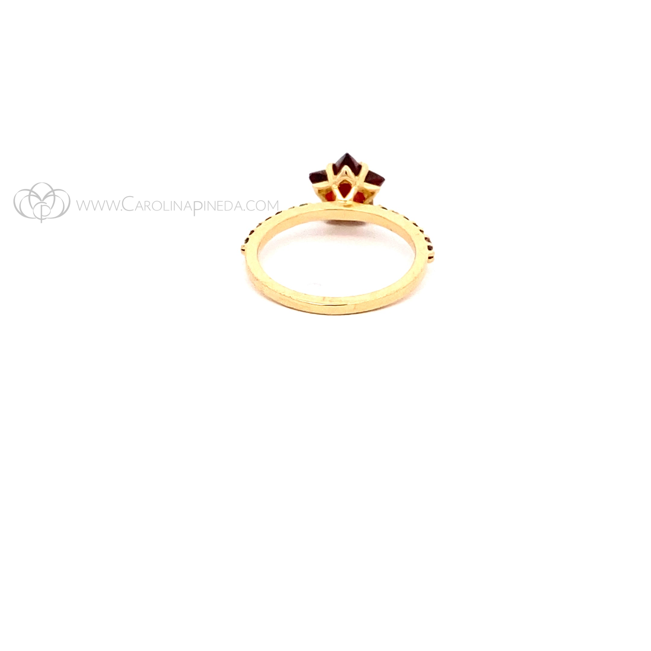 Anillo estrella 8 mm con zafiros de colores