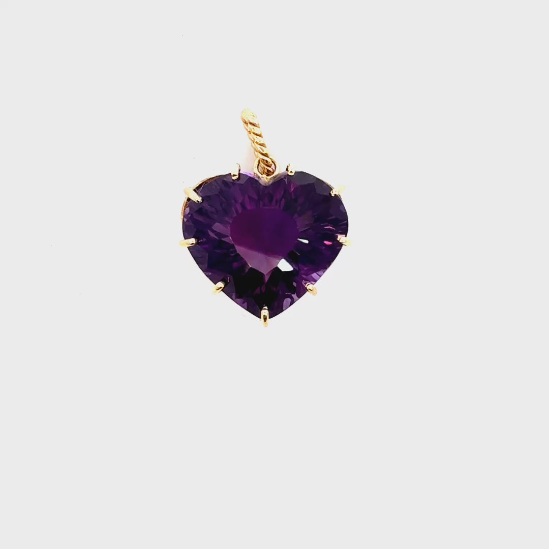 Dije Prisma corazón amatista 13 Cts