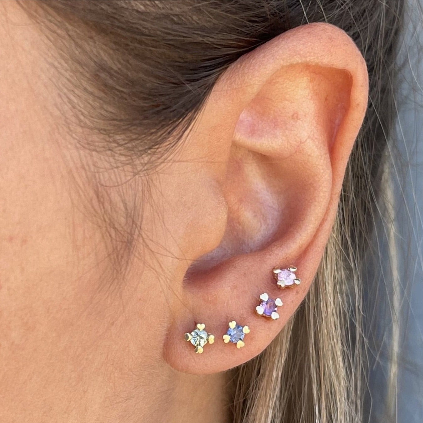 Arete love 3 mm oro amarillo