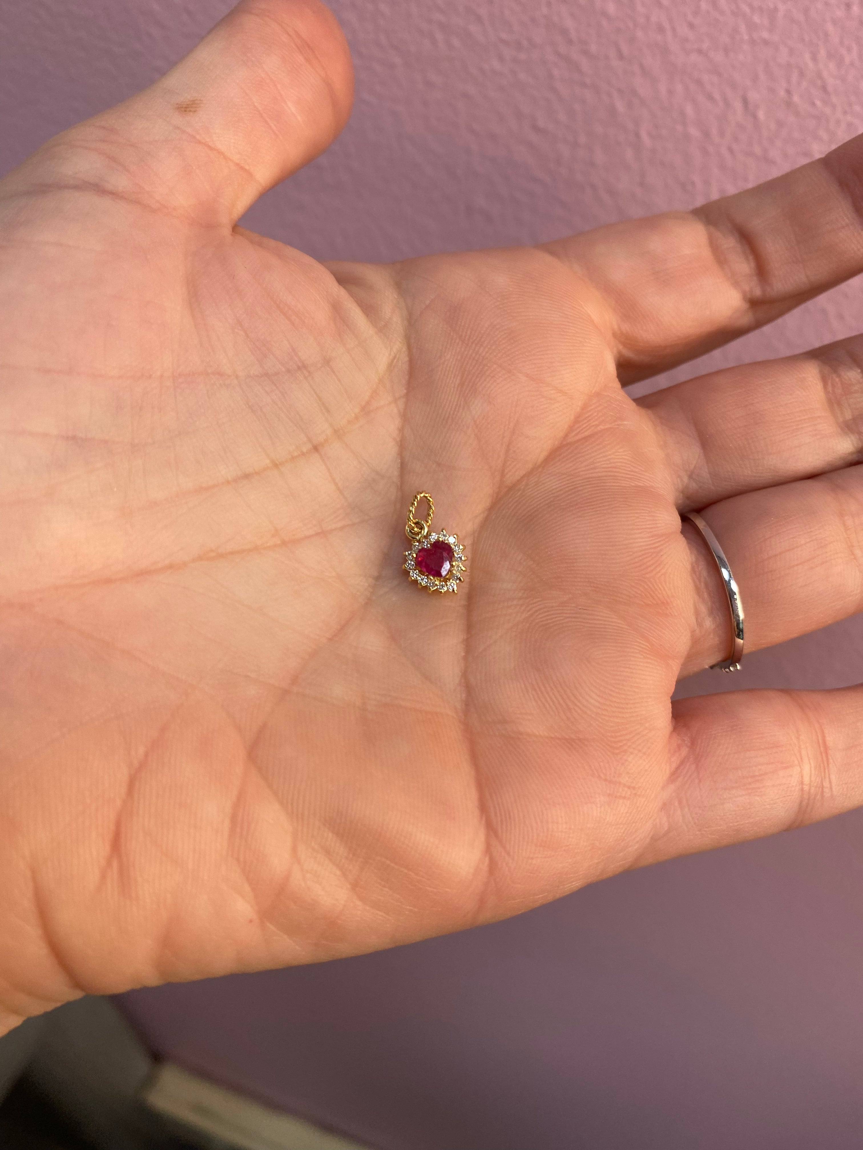 Dije Mini Camelia Oro Amarillo