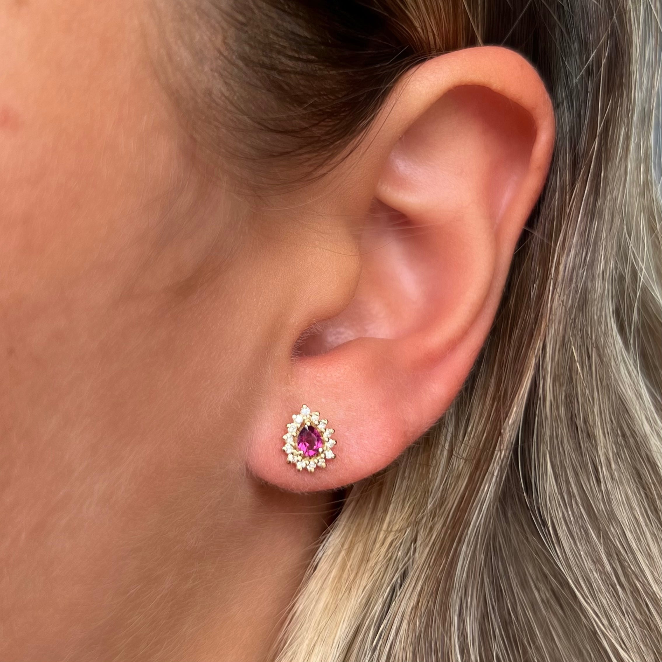 Arete Hindi