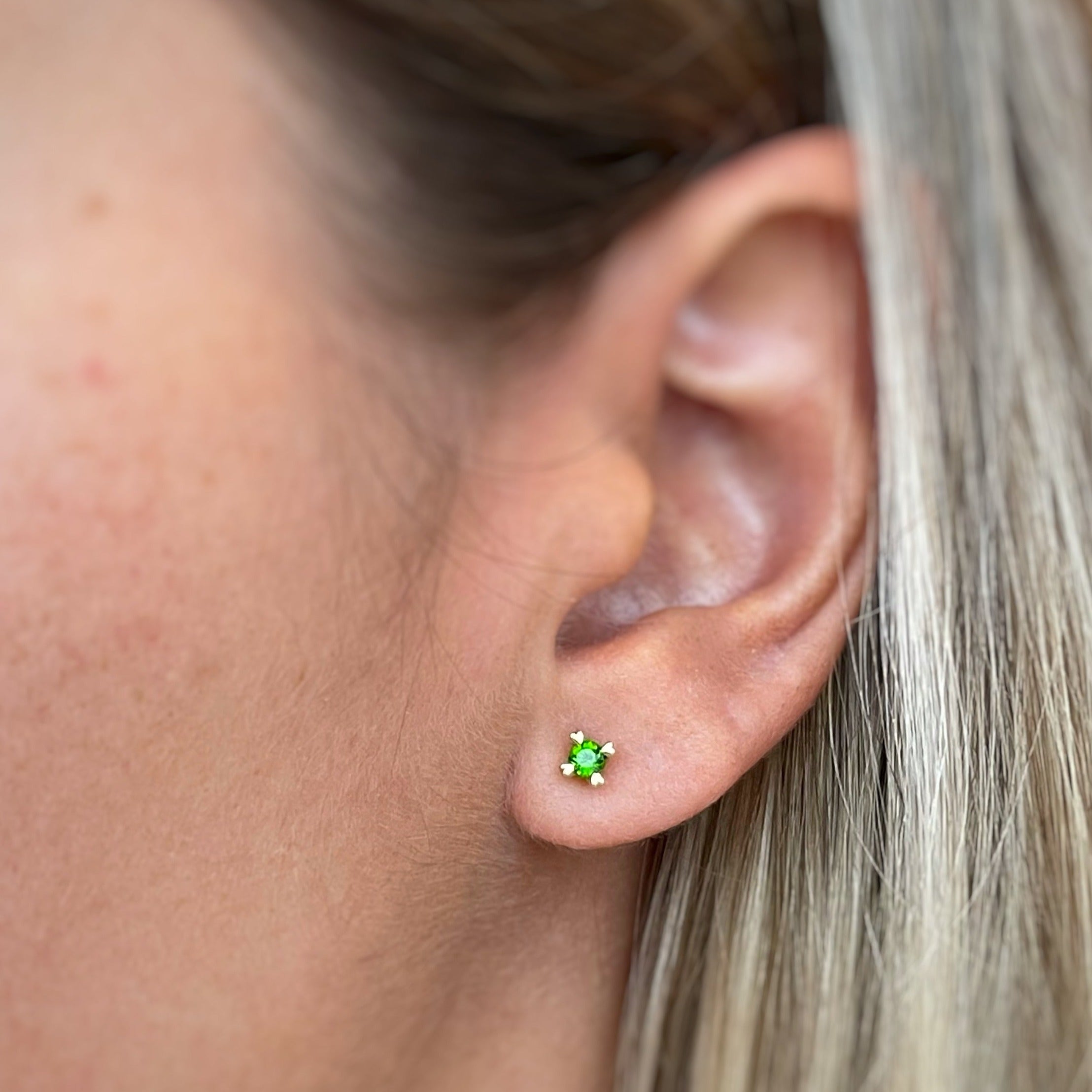 Arete love 3 mm oro amarillo