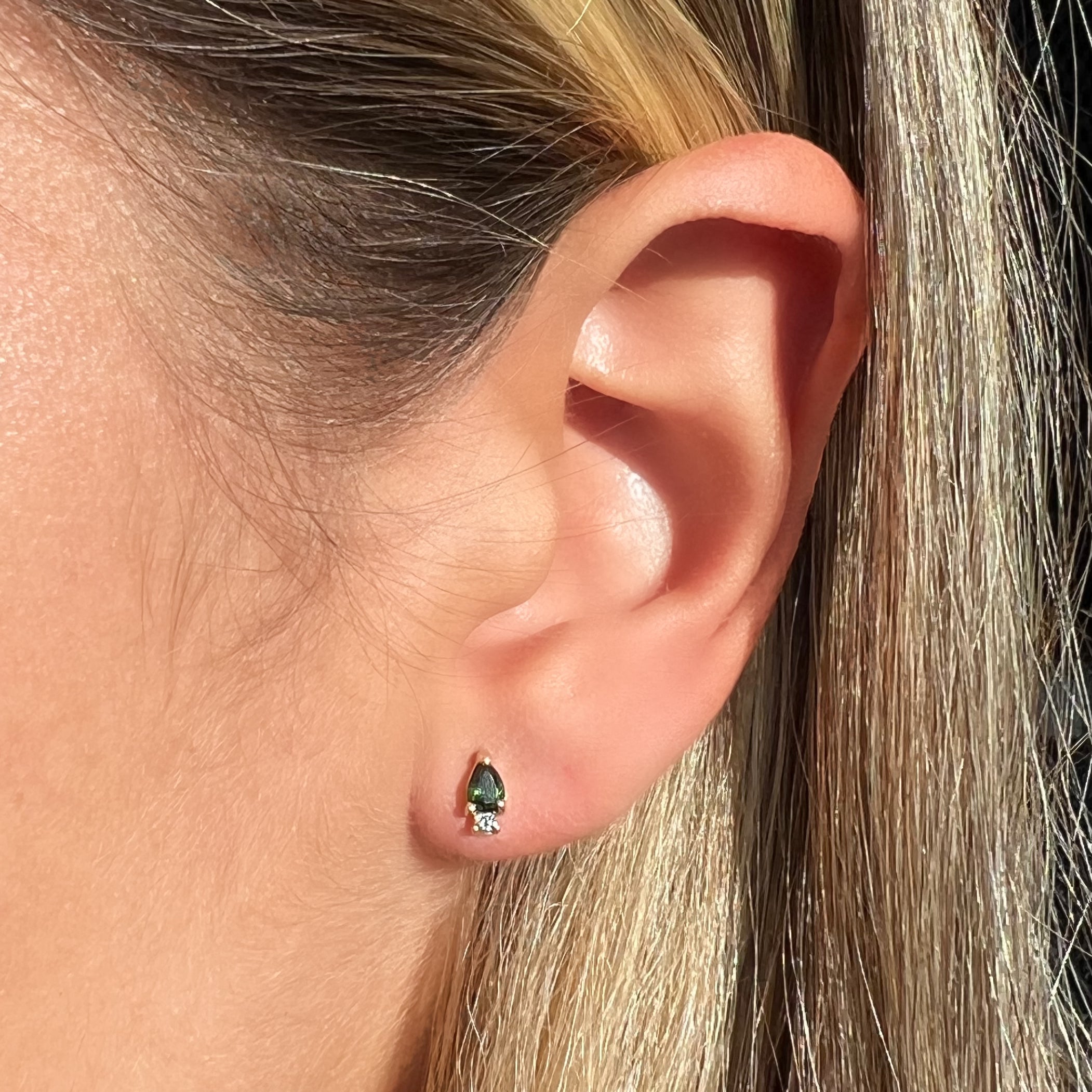 Arete gota con diamante