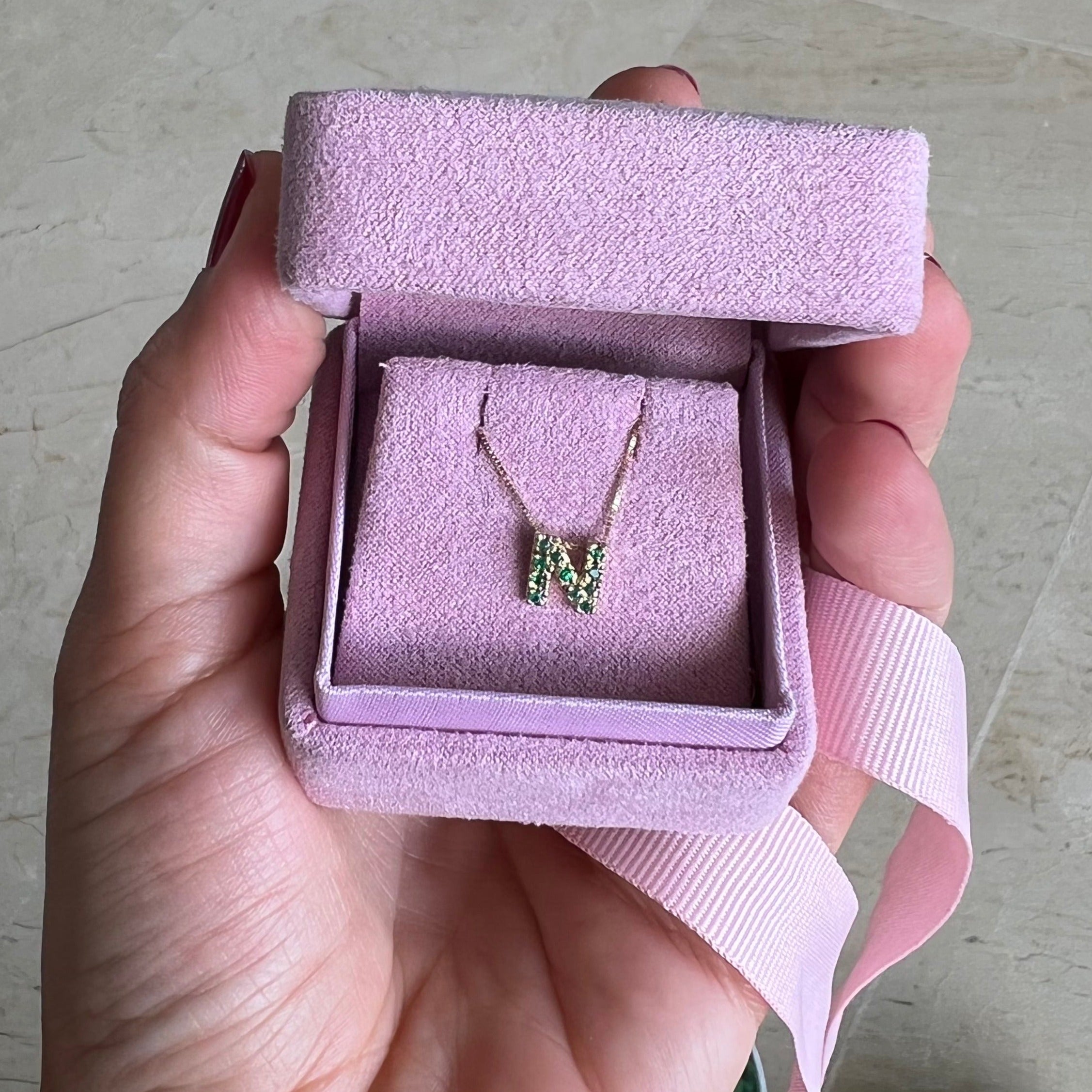 Collar Infinite iniciales