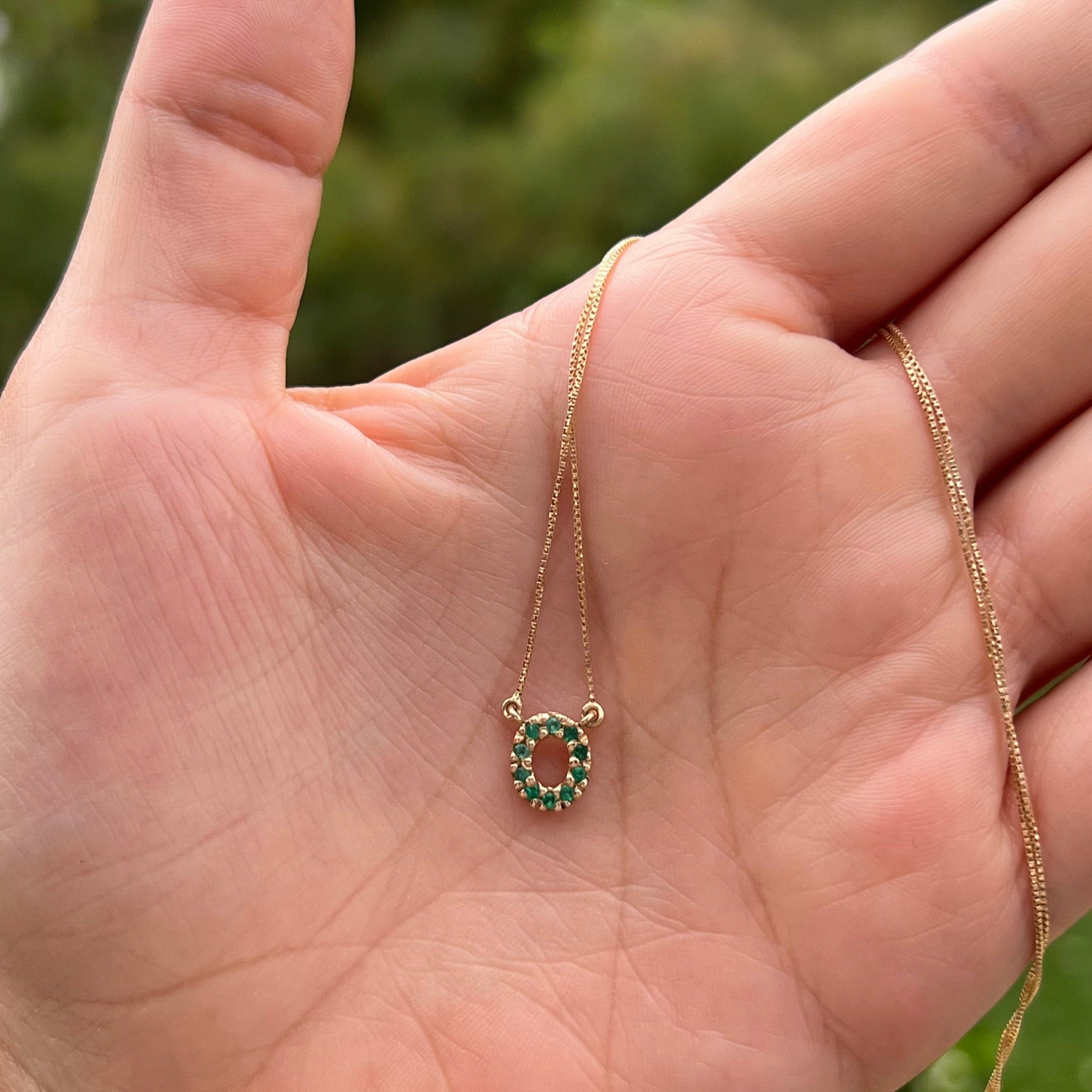 Collar Infinite iniciales