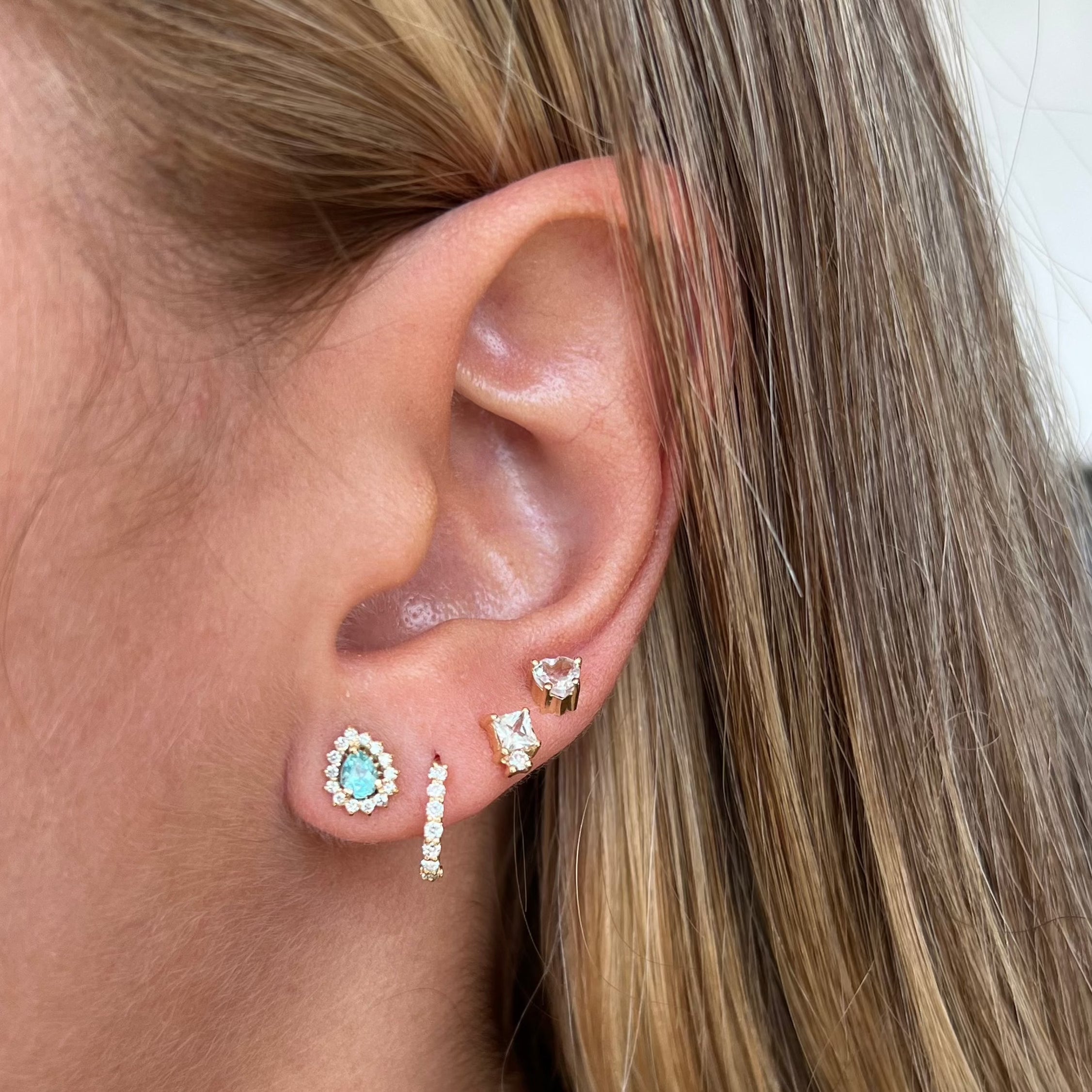 Arete Hindi