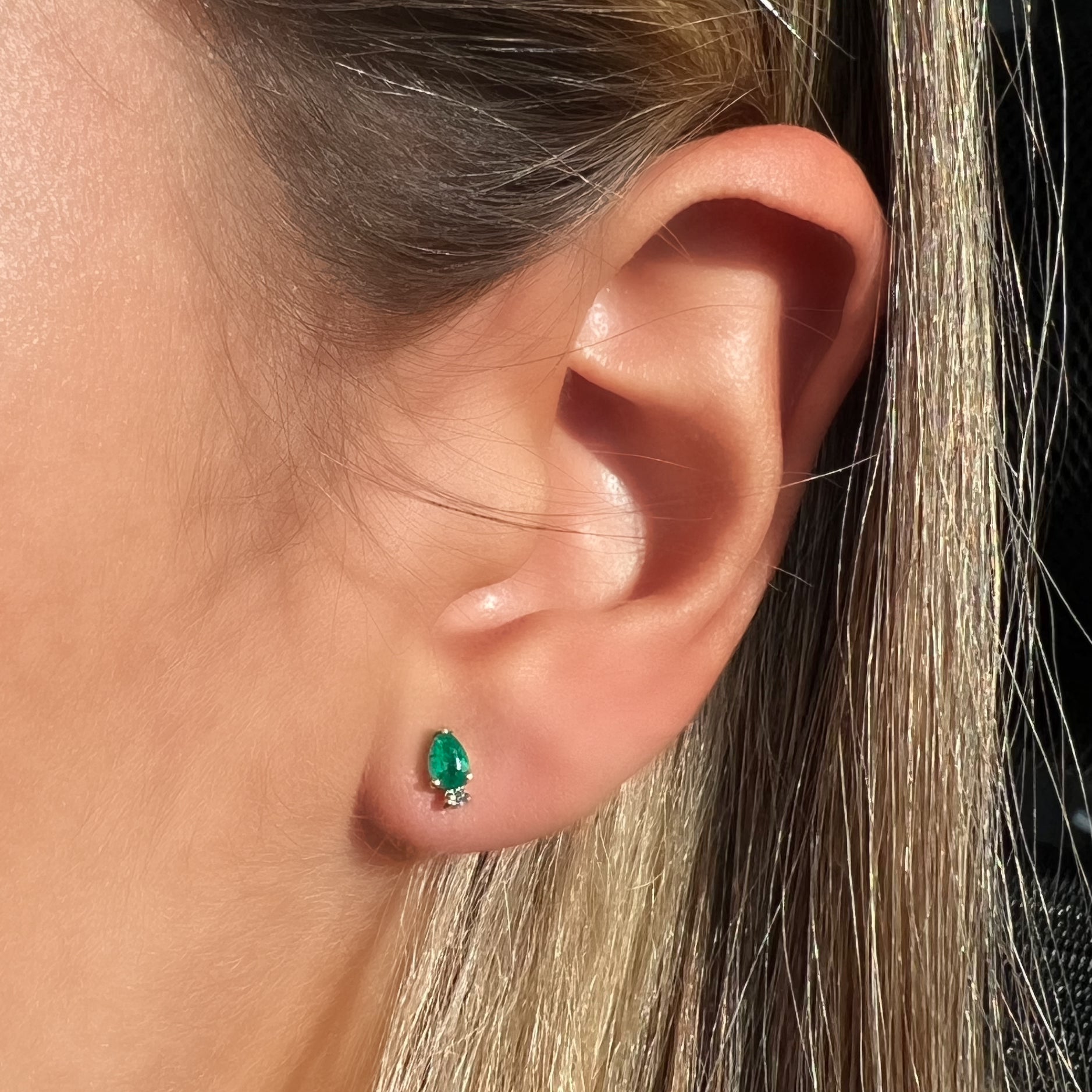 Arete gota con diamante