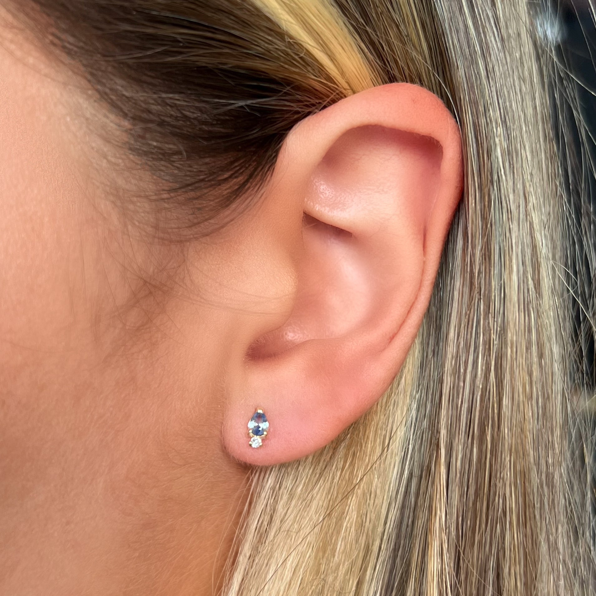 Arete gota con diamante