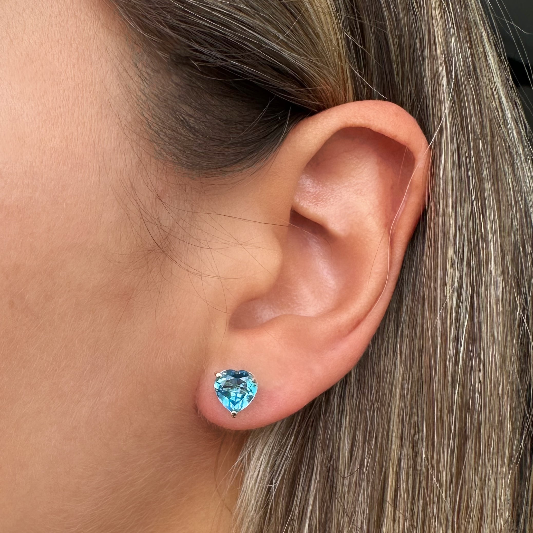 Aretes corazón 7 mm en oro 18K