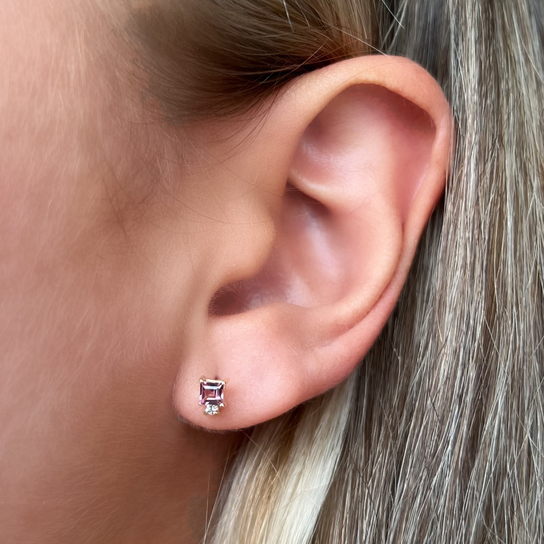 Arete mini corte princesa con diamante