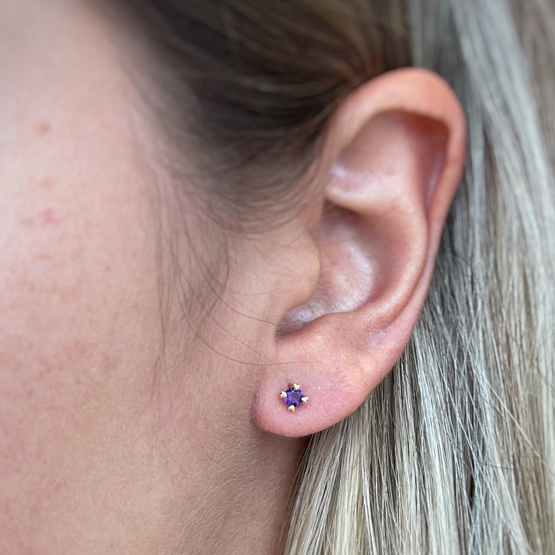 Arete love 3 mm oro amarillo