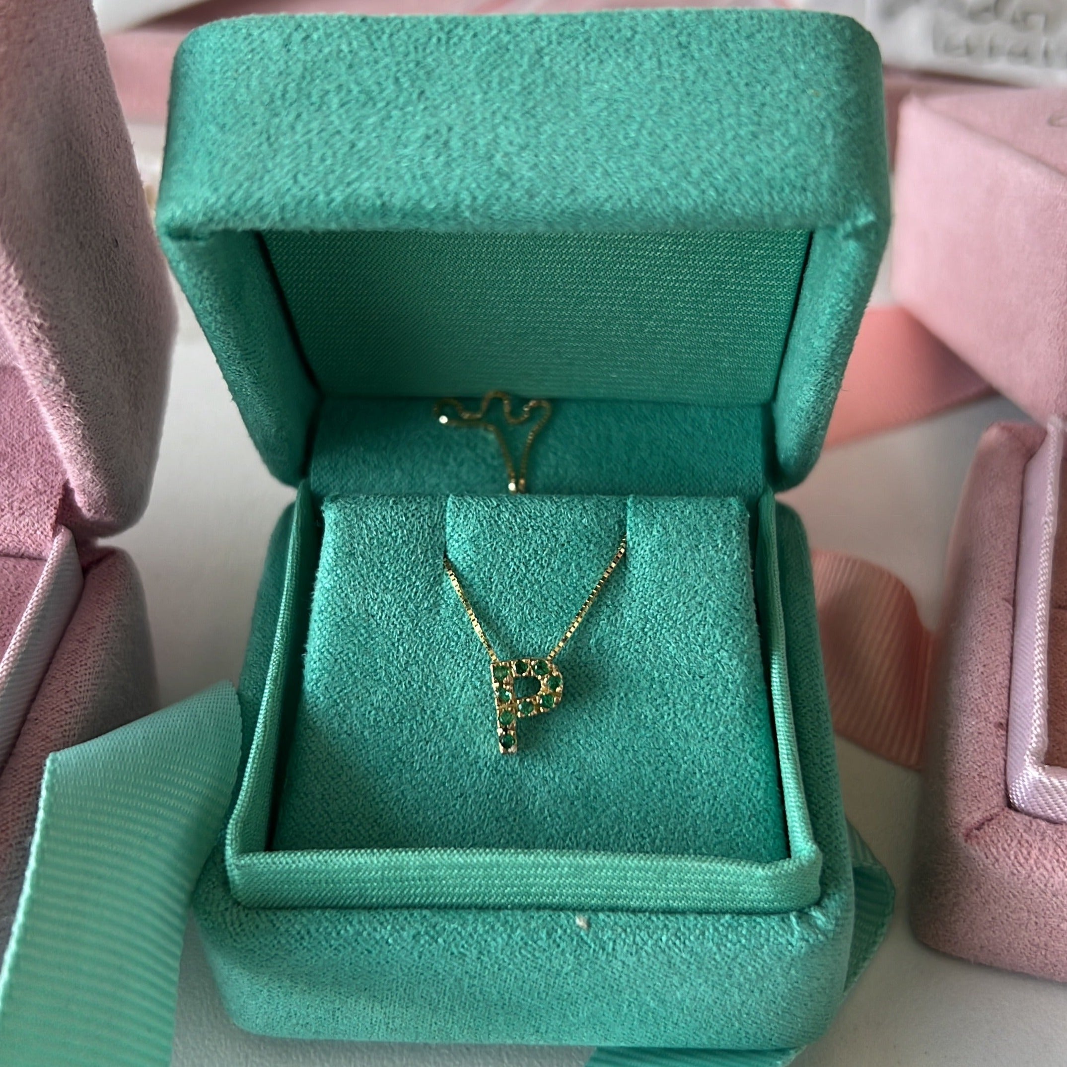 Collar Infinite iniciales