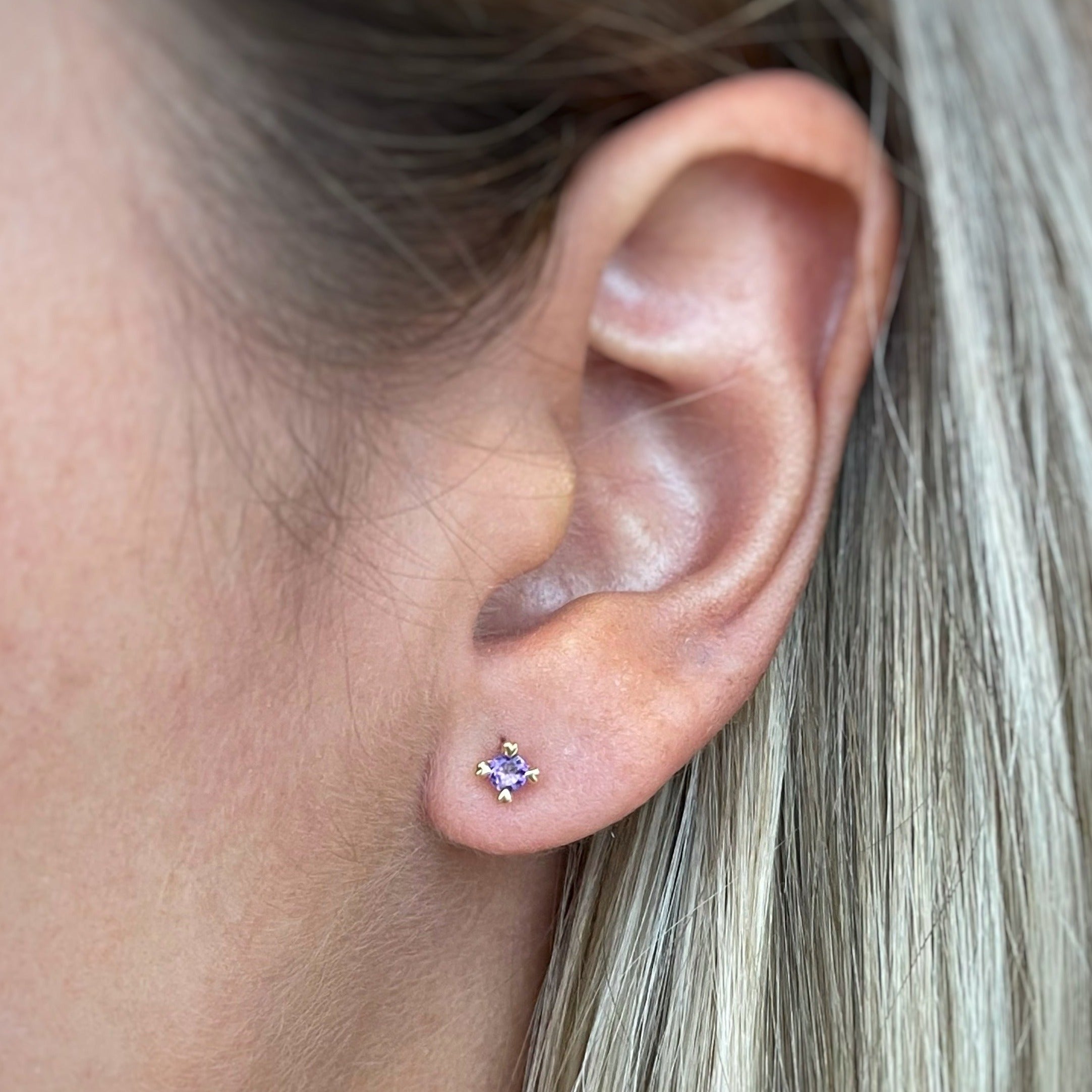 Arete love 3 mm oro amarillo