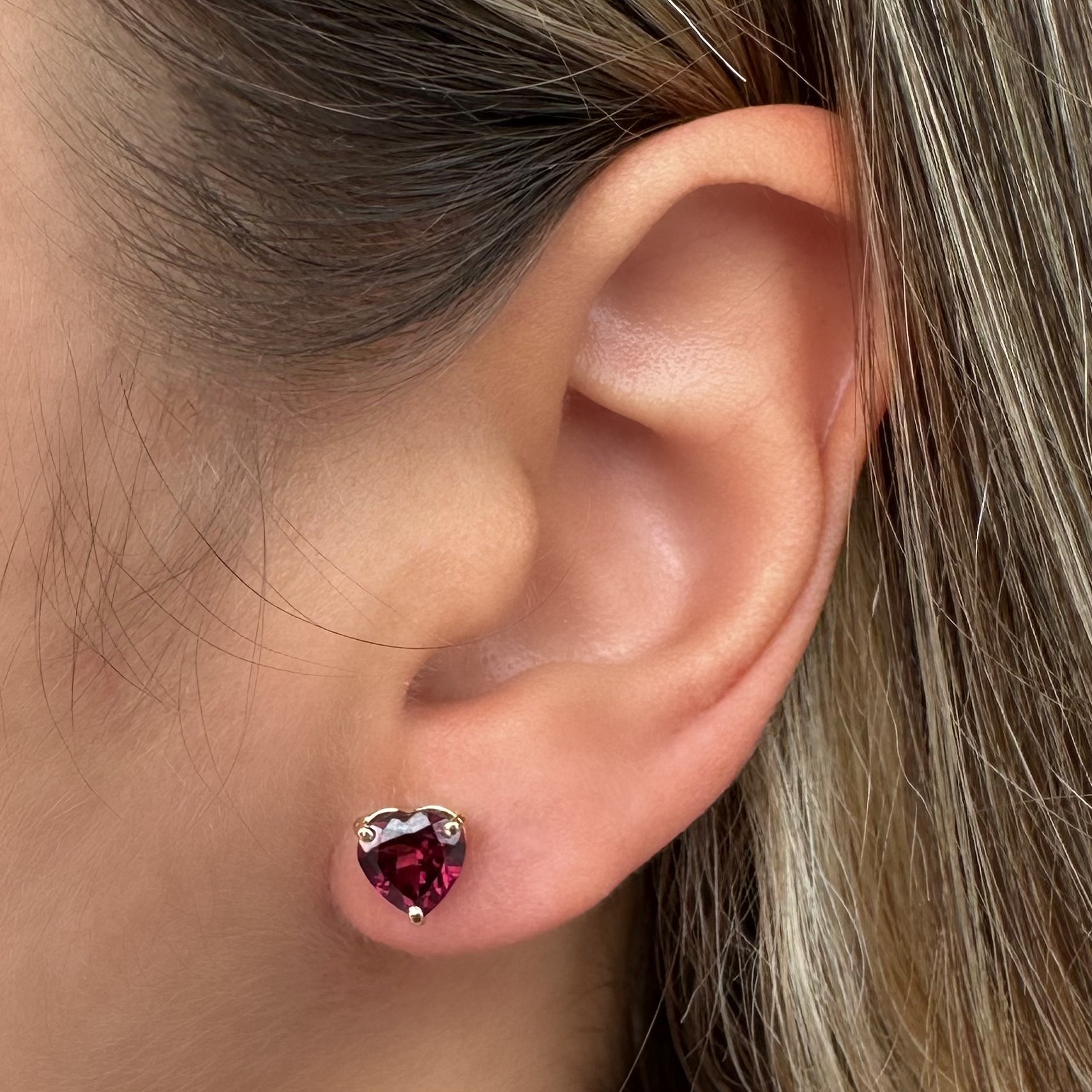 Aretes corazón 7 mm en oro 18K